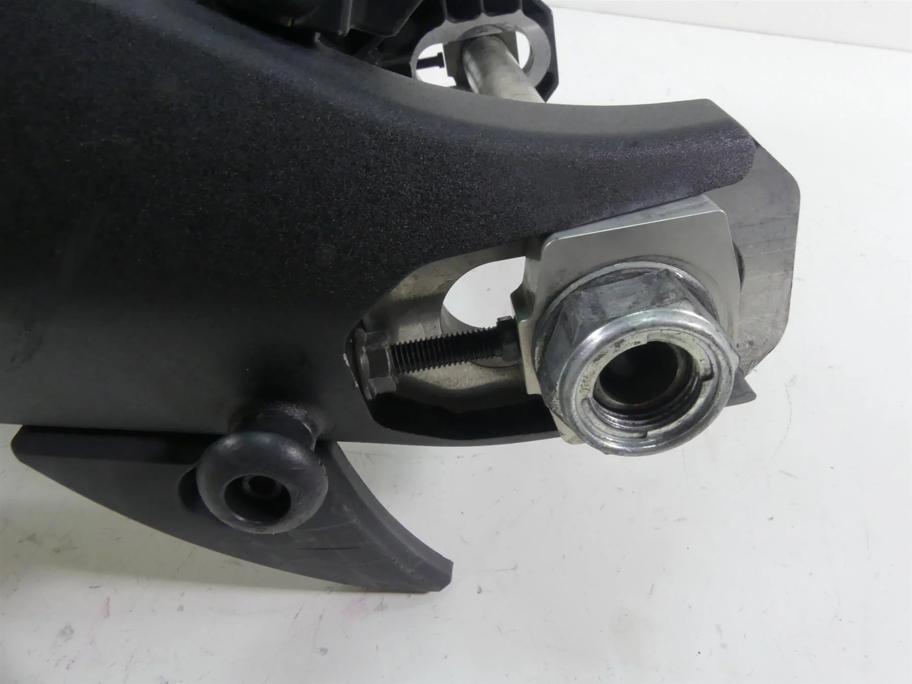 2015 Eric Buell Racing 1190SX Rear Swing Arm Swingarm & Axle K0100.1B7YCX - Image 9