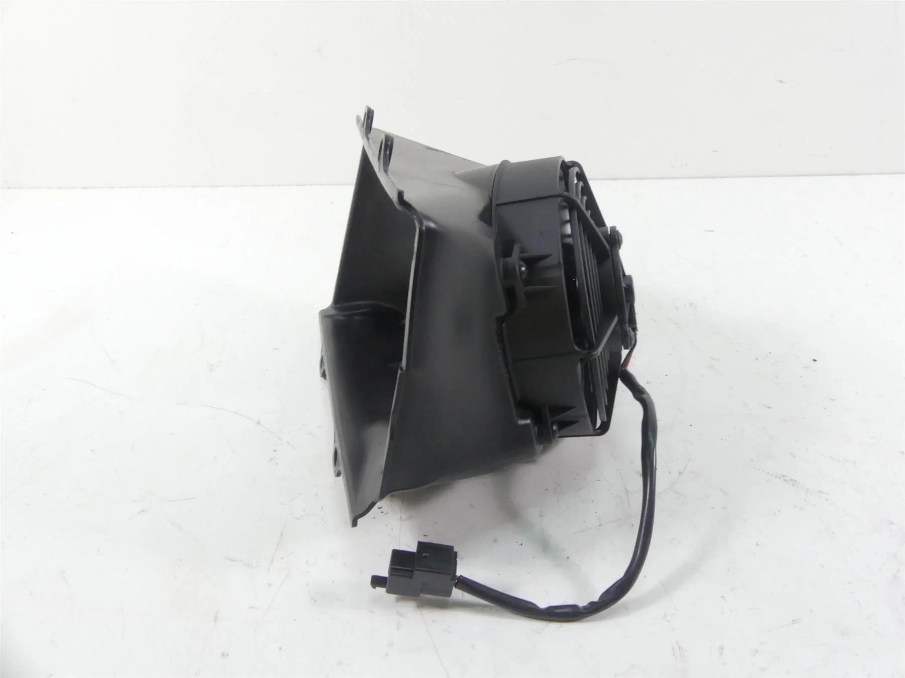 2015 Eric Buell Racing 1190SX Right Coolant Fan & Shroud Set 1678254 - Image 2