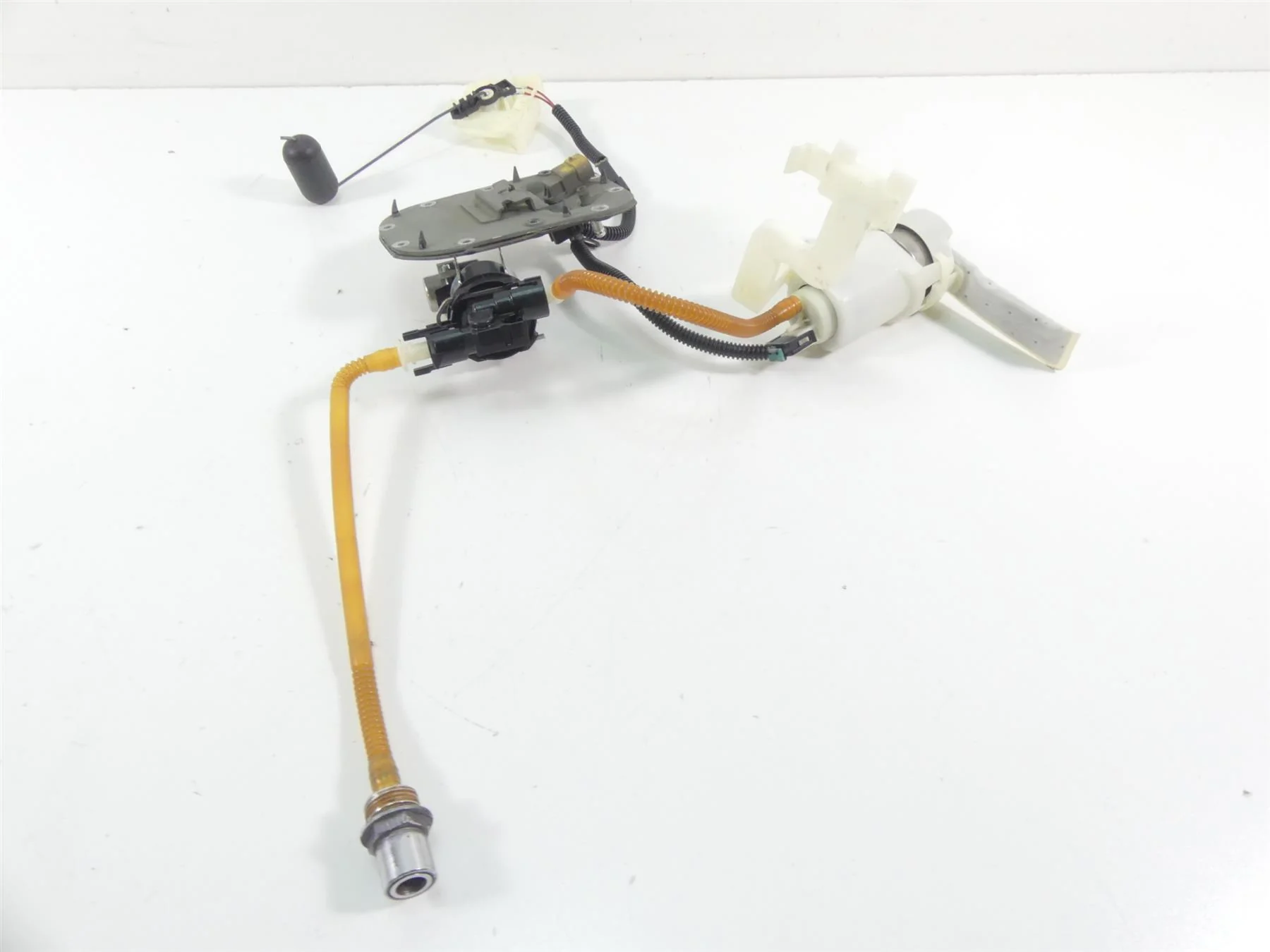 2015 Harley FLS Softail Slim Fuel Gas Petrol Pump & Sending Unit 75252-11 - Image 2