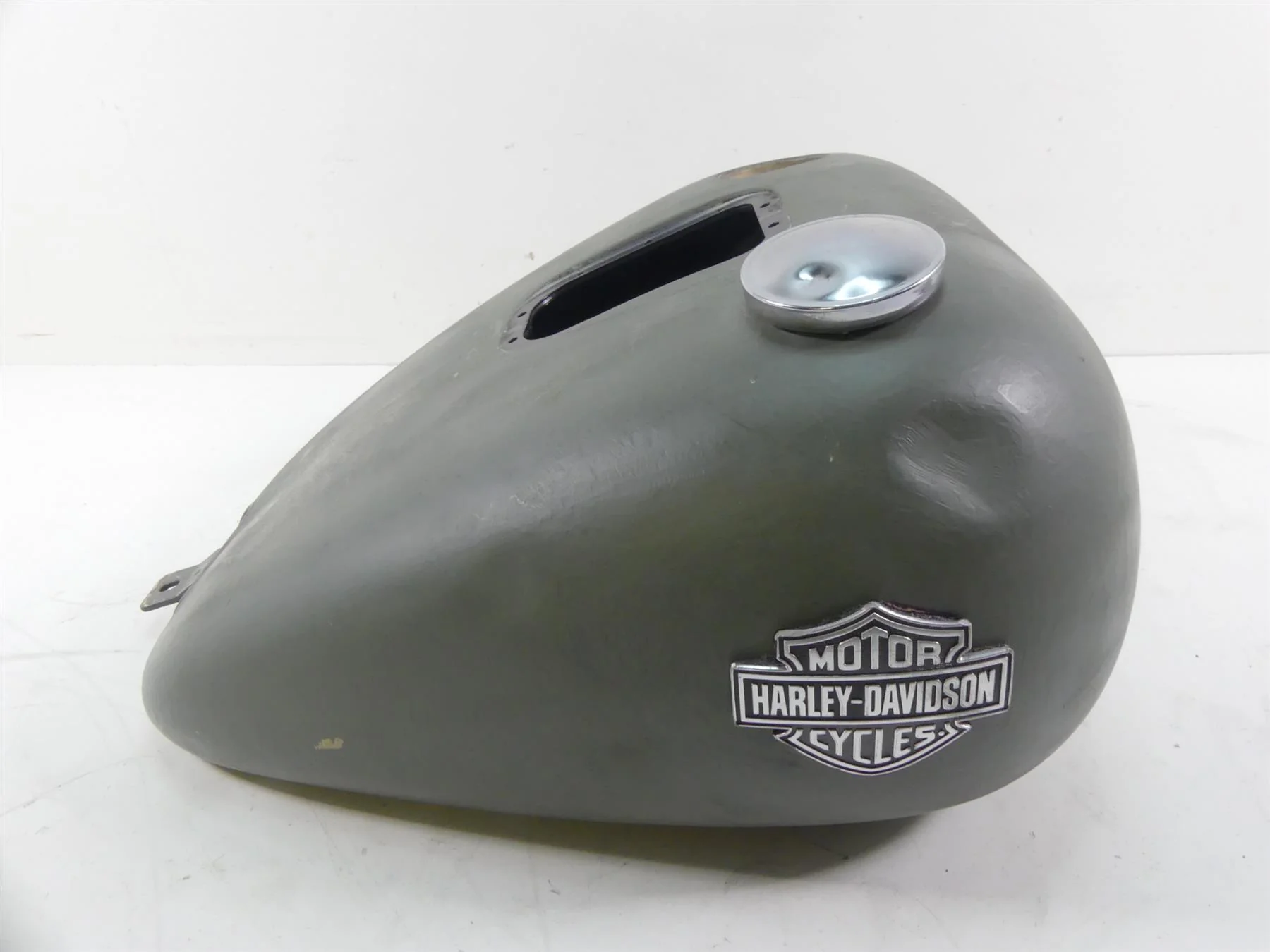 2015 Harley FLS Softail Slim Fuel Gas Petrol Tank Reservoir 61000692