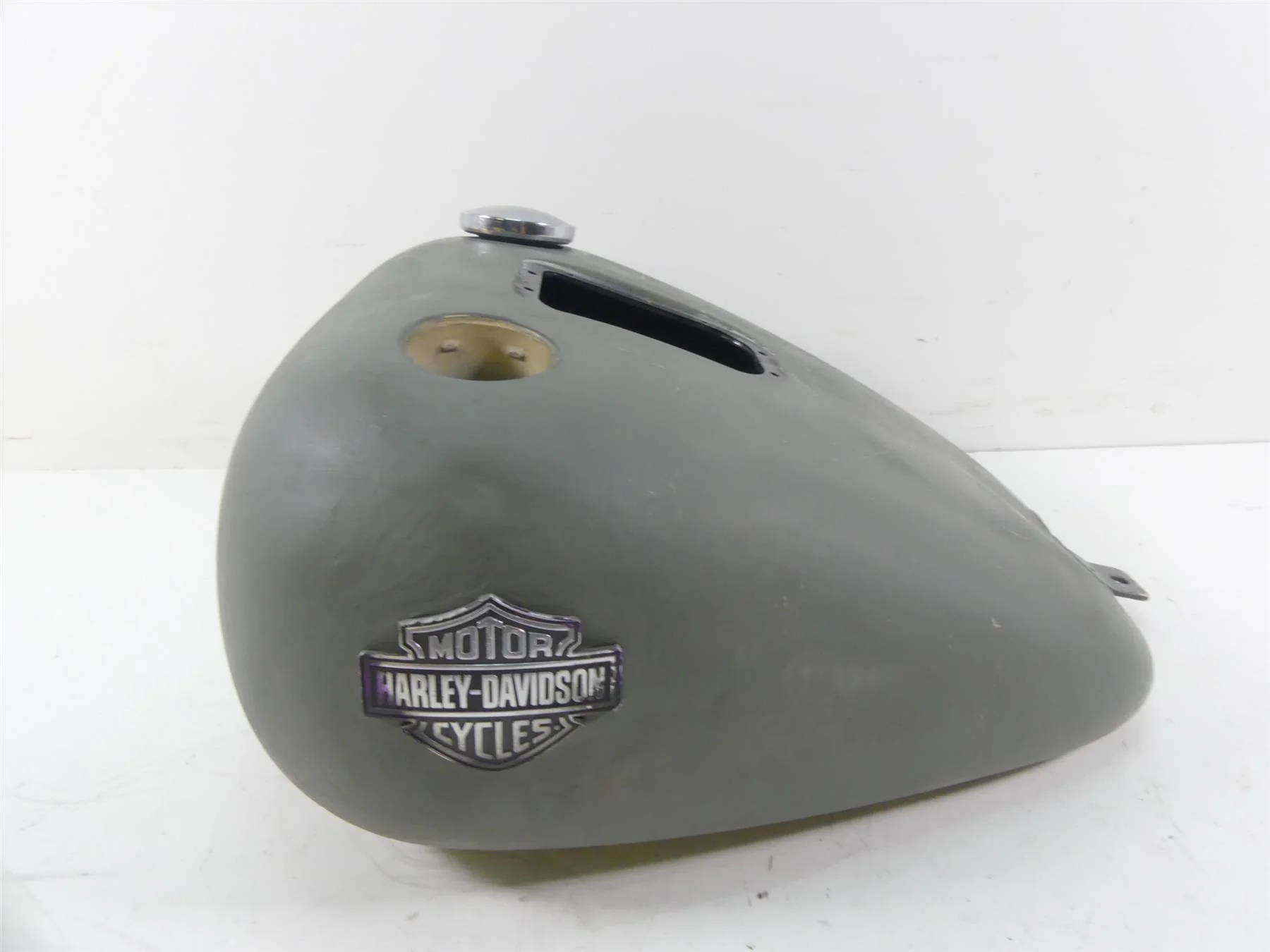 2015 Harley FLS Softail Slim Fuel Gas Petrol Tank Reservoir 61000692 - Image 2