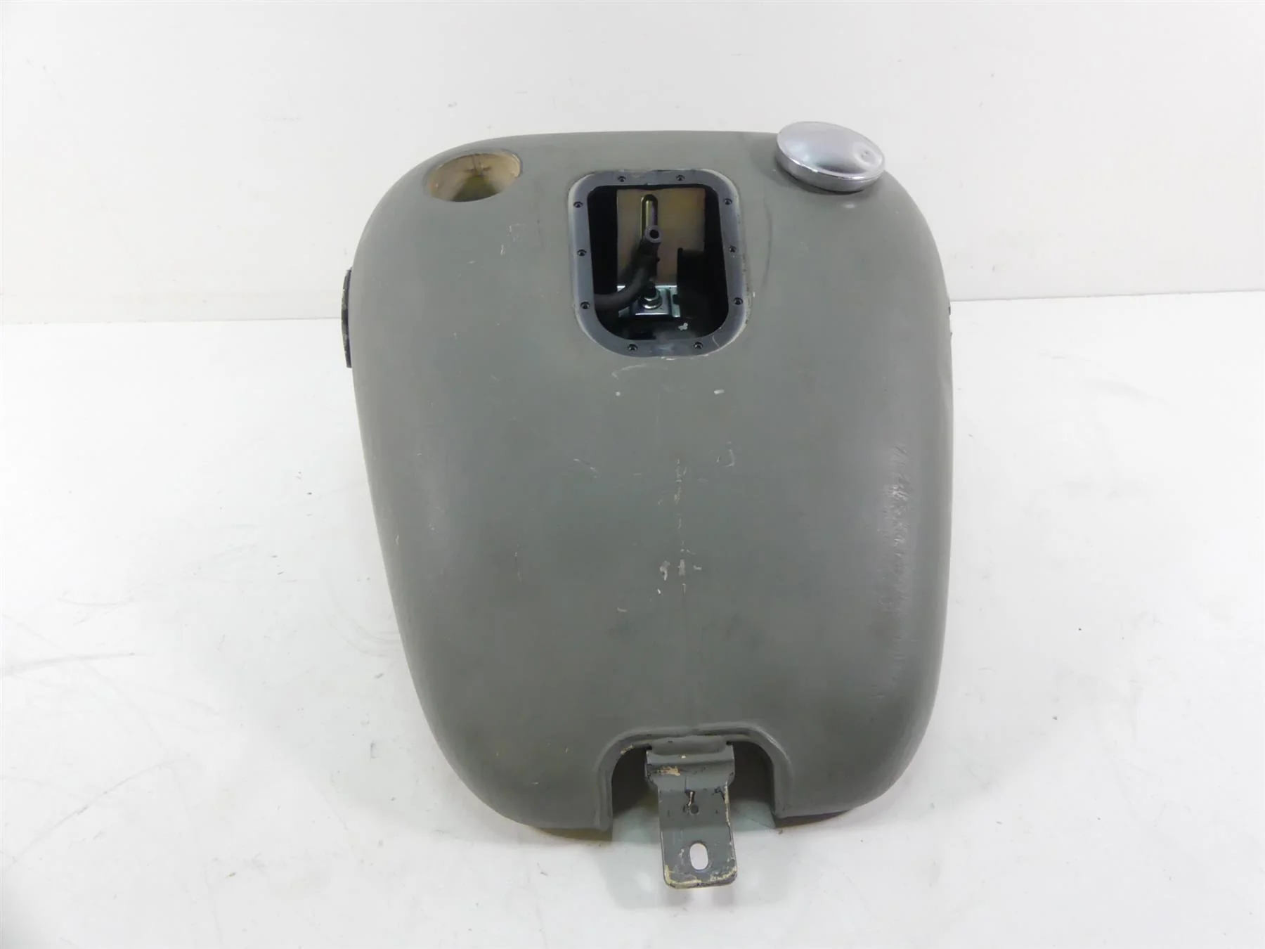 2015 Harley FLS Softail Slim Fuel Gas Petrol Tank Reservoir 61000692 - Image 9