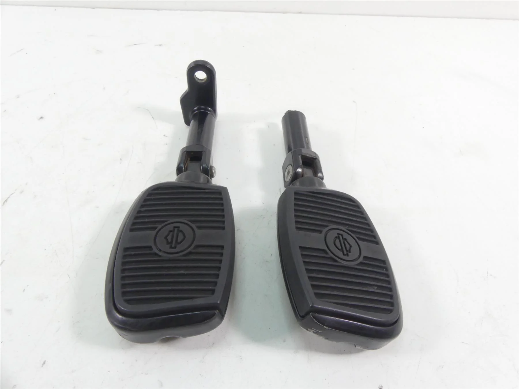 2015 Harley FLS Softail Slim Rear Passenger Foot Peg Footpeg Set - Image 4