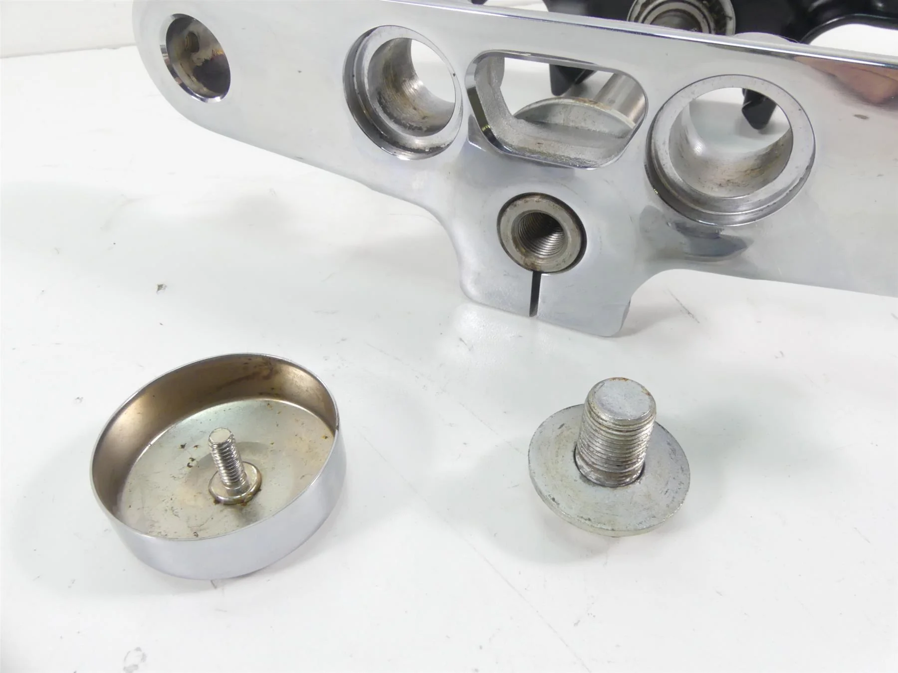 2015 Harley FLS Softail Slim Upper & Lower Triple Tree Set 45605-00 45456-86 - Image 3