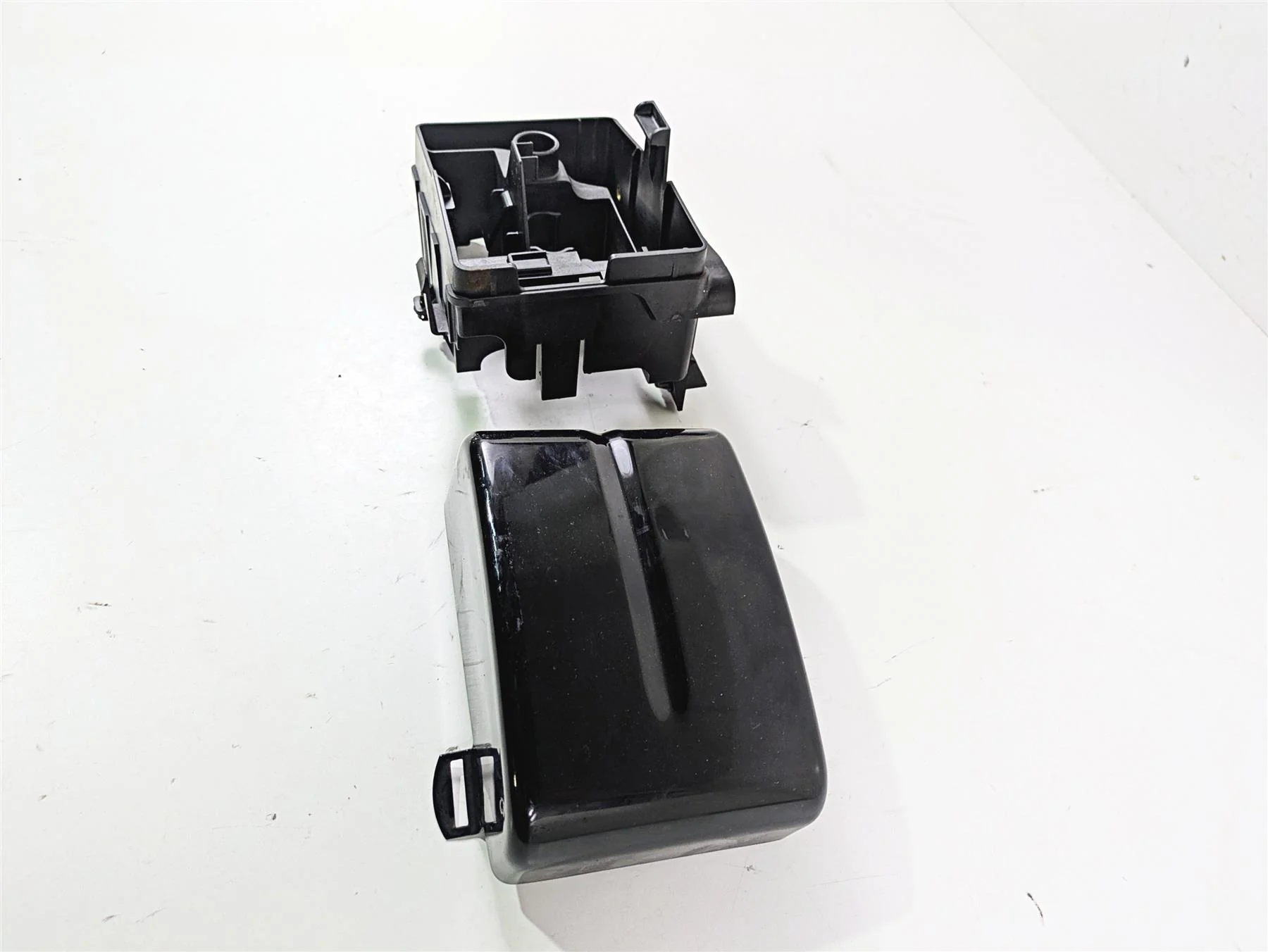 2015 Harley FXDF Dyna Fat Bob Electric Tray & Black Cover 70367-12 66361-12 - Image 3