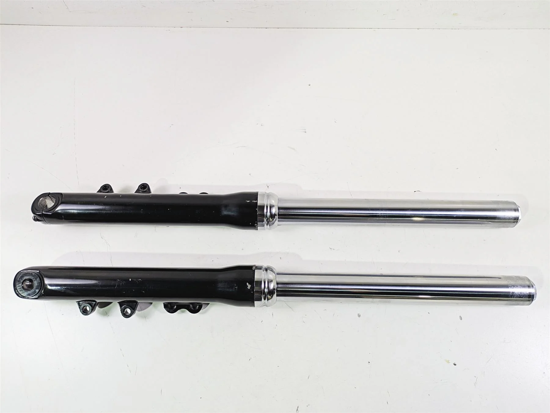 2015 Harley FXDF Dyna Fat Bob Fork Leg Set - No Leaks 49mm 48623-08A 48622-08A