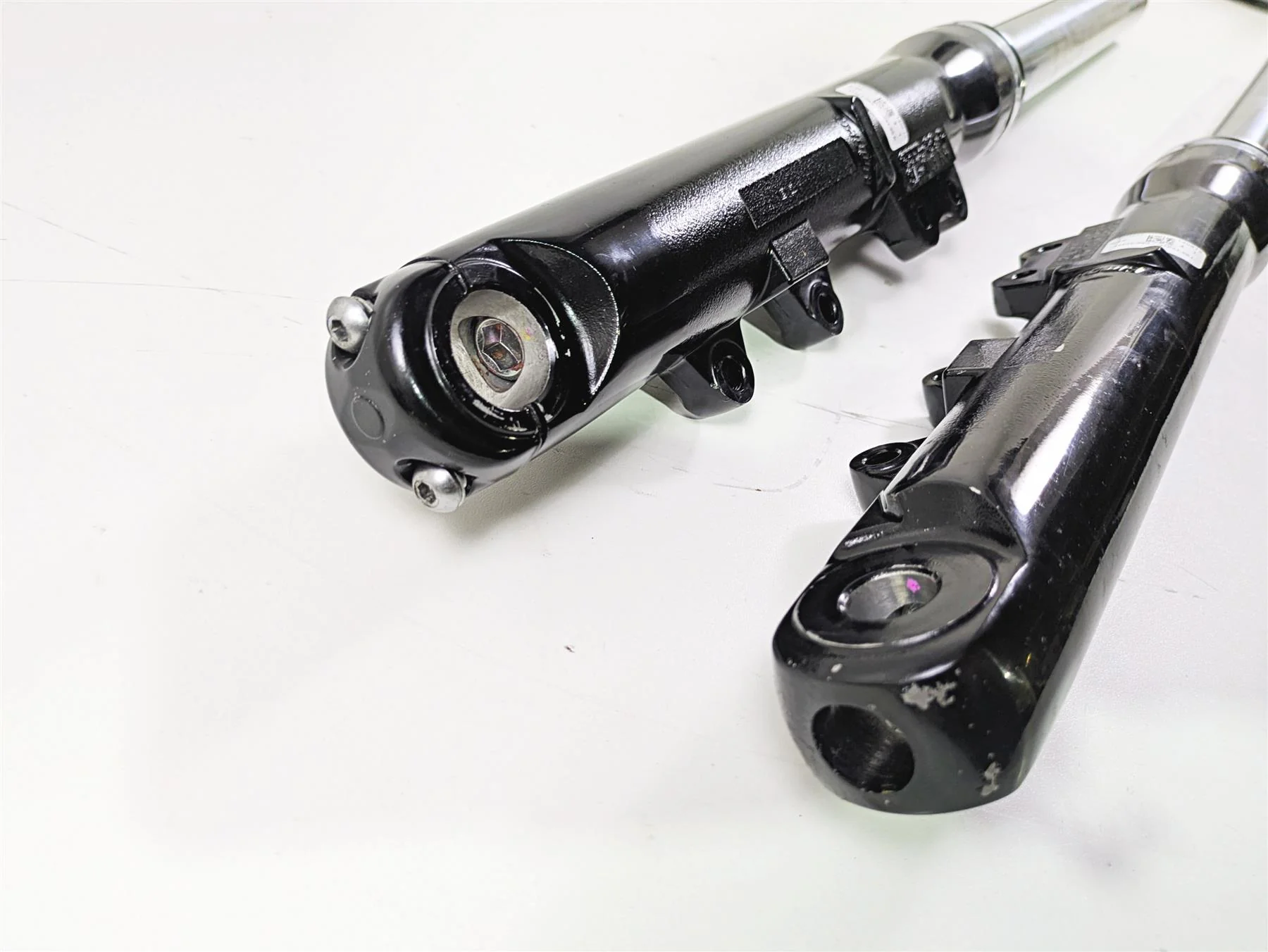 2015 Harley FXDF Dyna Fat Bob Fork Leg Set - No Leaks 49mm 48623-08A 48622-08A - Image 6