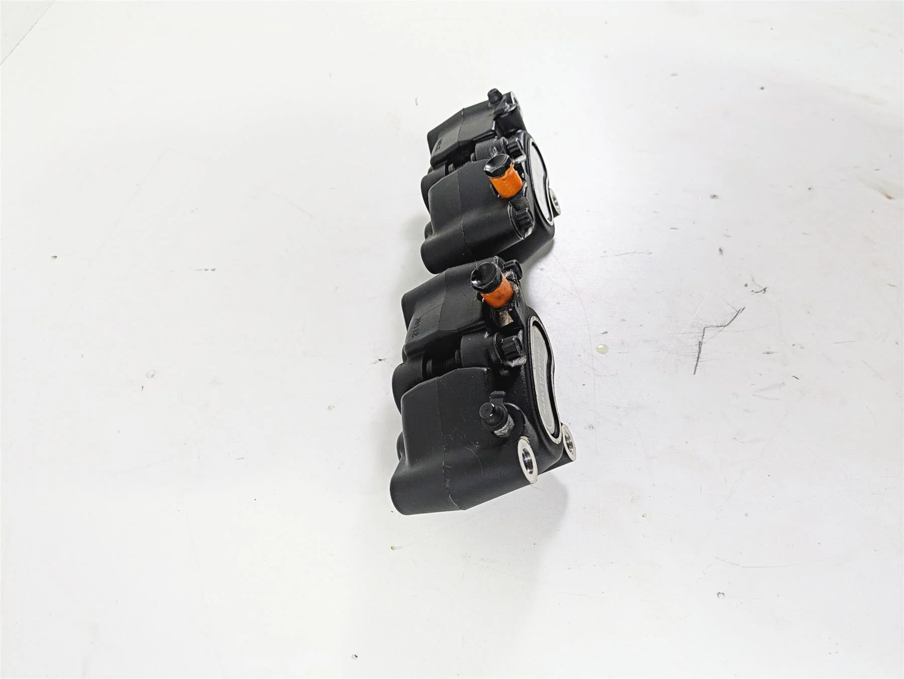2015 Harley FXDF Dyna Fat Bob Front Brake Caliper Set 41300001 41300002 - Image 2