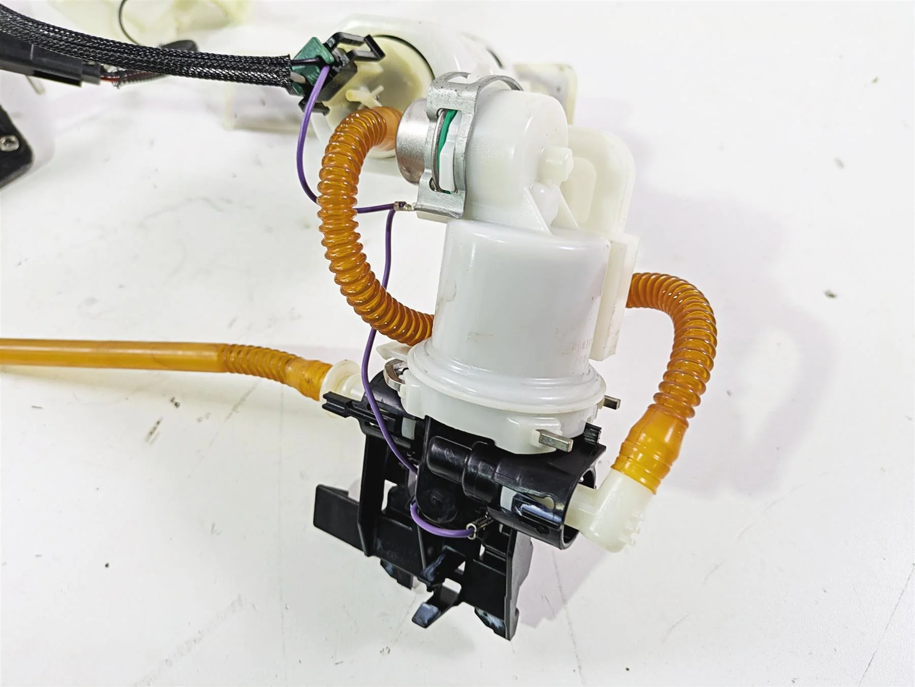2015 Harley FXDF Dyna Fat Bob Fuel Gas Petrol Pump - Tested 75218-04D 75217-04A - Image 7