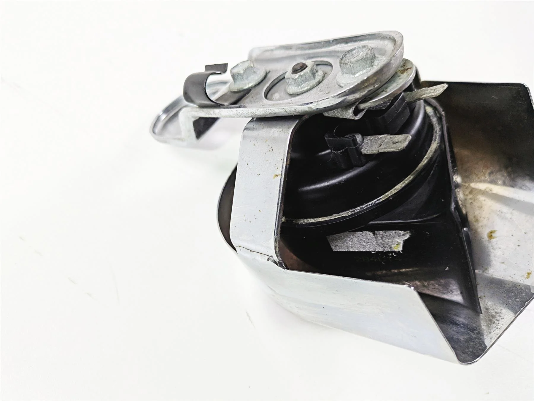 2015 Harley FXDF Dyna Fat Bob Horn & Chrome Cover 61300478A - Image 10