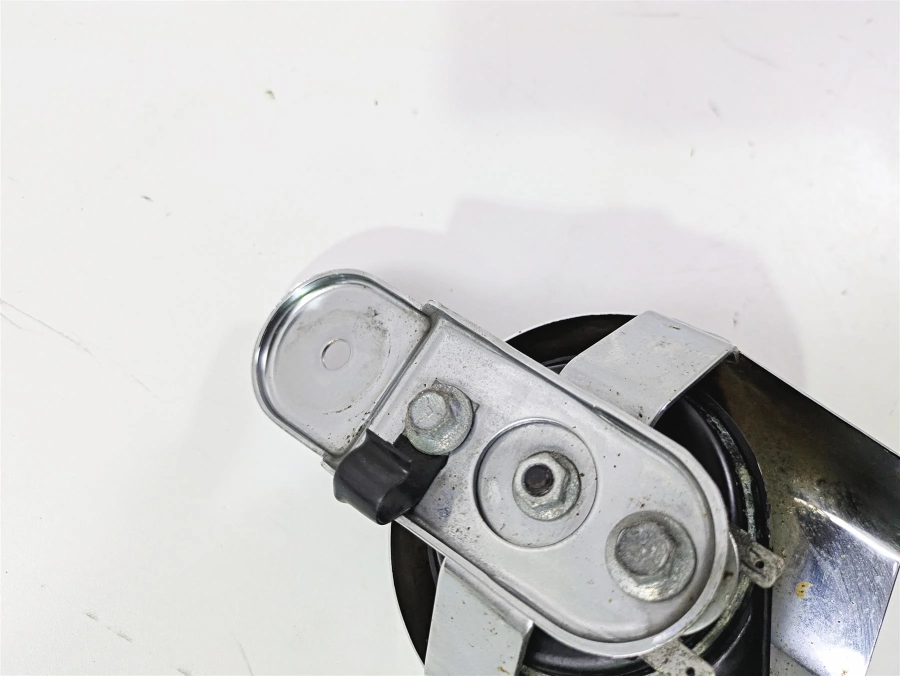2015 Harley FXDF Dyna Fat Bob Horn & Chrome Cover 61300478A - Image 9