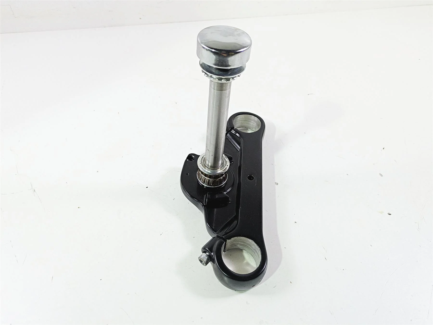 2015 Harley FXDF Dyna Fat Bob Lower Triple Tree Steering Clamp Black 48659-09 - Image 2