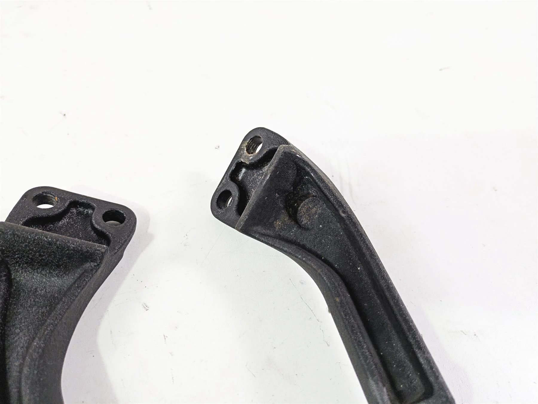2015 Harley FXDF Dyna Fat Bob Rear Passenger Footpeg Rest Set 49224-06A 49230-06 - Image 8