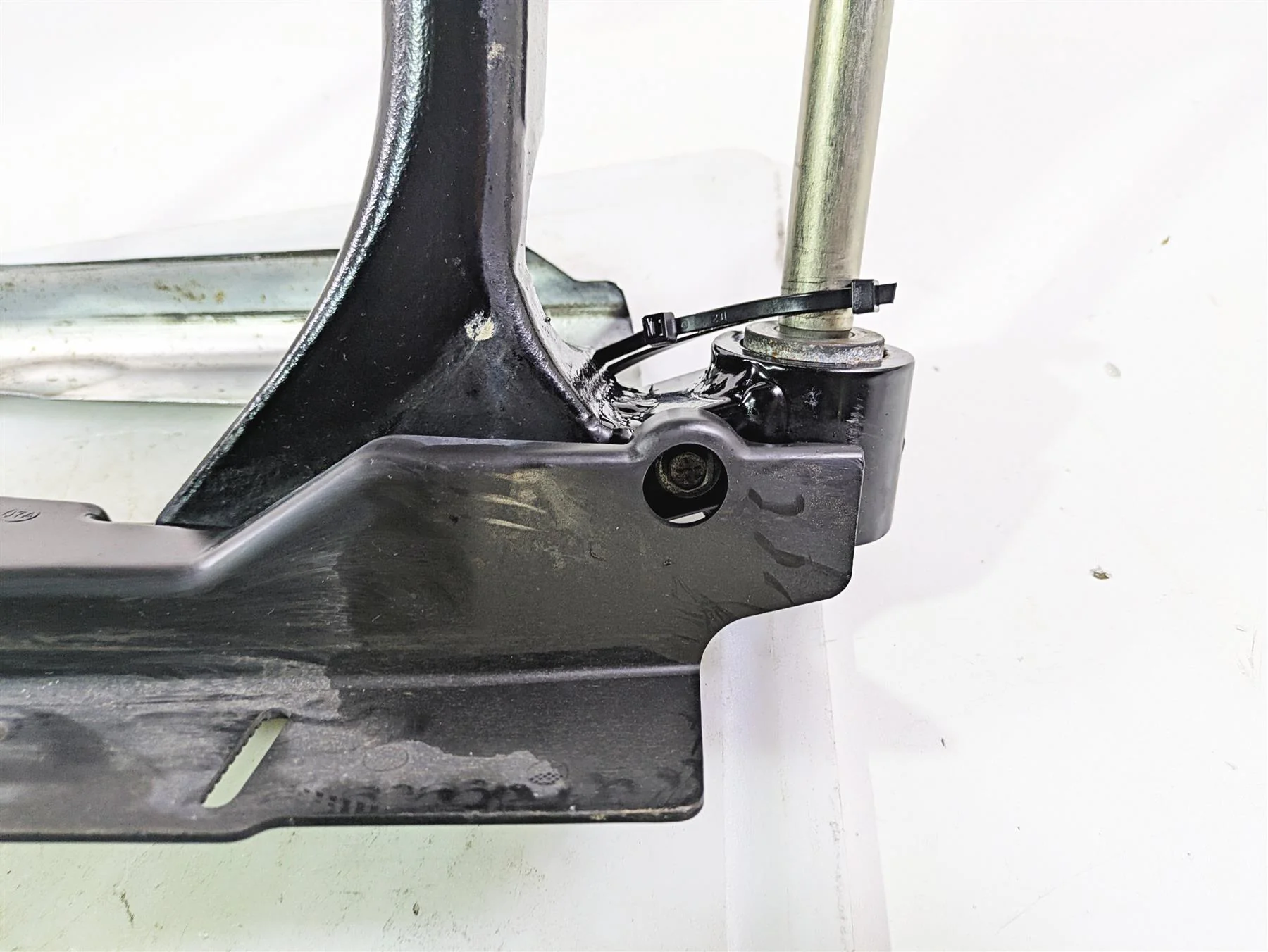 2015 Harley FXDF Dyna Fat Bob Rear Swingarm & Belt Guards 47820-10 - Image 10