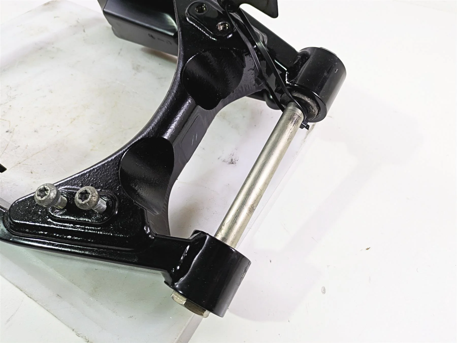 2015 Harley FXDF Dyna Fat Bob Rear Swingarm & Belt Guards 47820-10 - Image 4