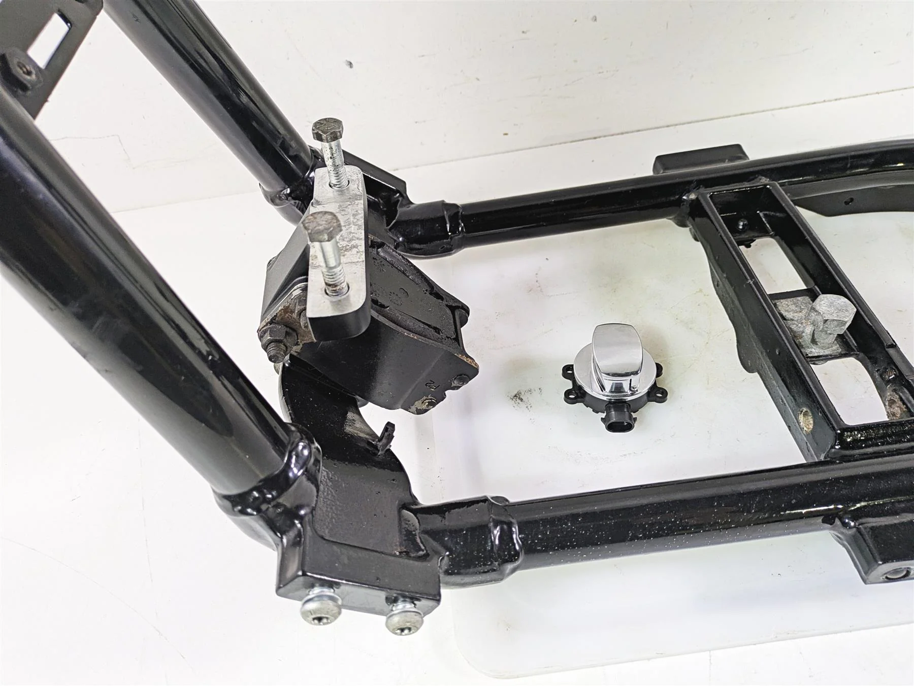2015 Harley FXDF Dyna Fat Bob Straight Main Frame Chassis With Clean Ohio Title 47760-10A - Image 7