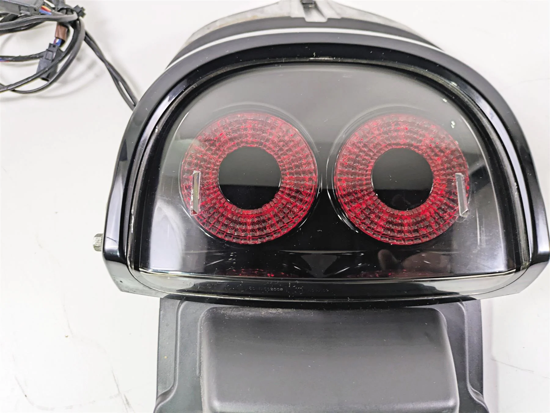 2015 Harley FXDF Dyna Fat Bob Taillight Tail Light & Wiring & Mount 67800240 - Image 4