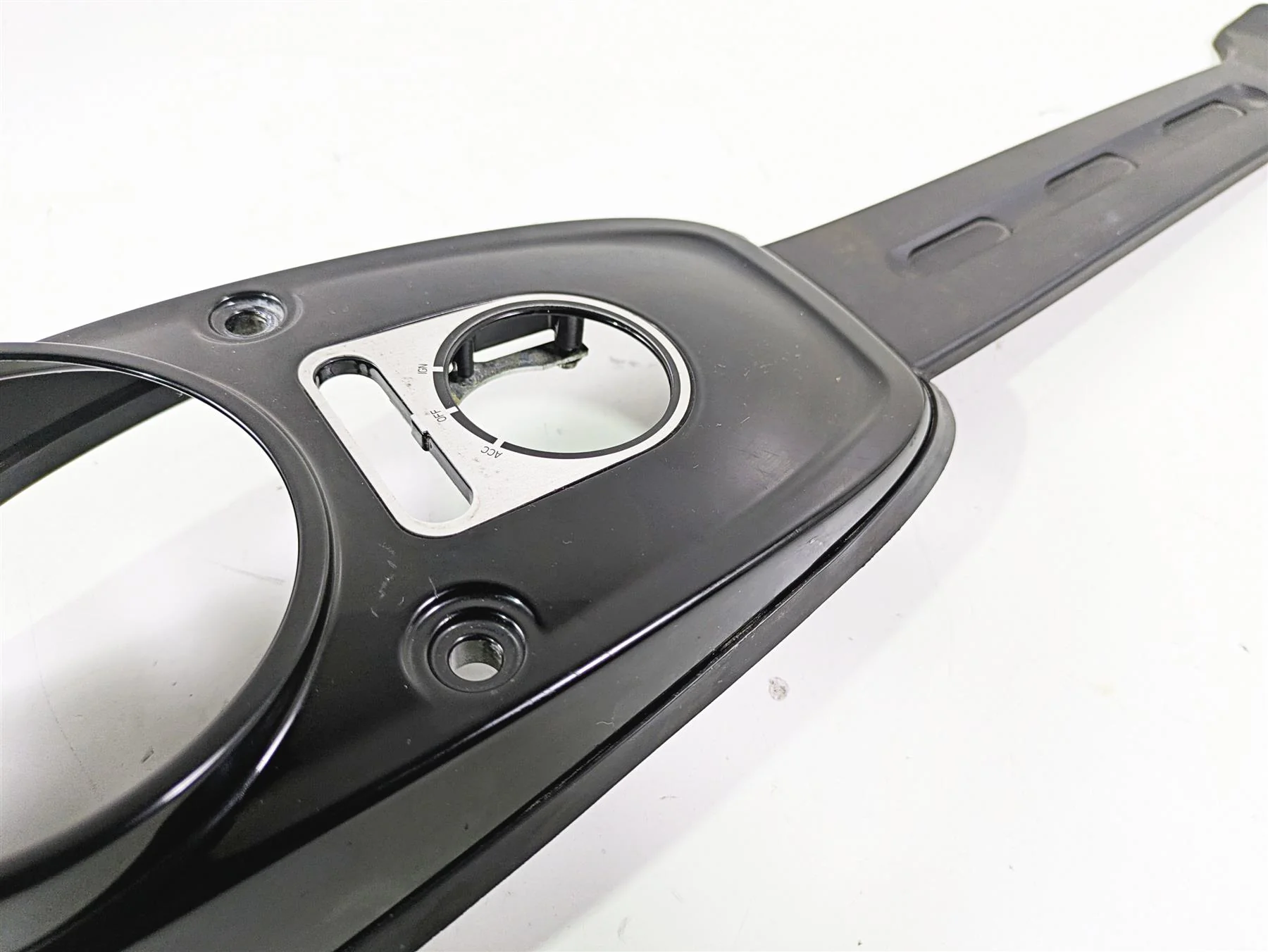 2015 Harley FXDF Dyna Fat Bob Tank Dash Cover Console - Black 70900347 - Image 9