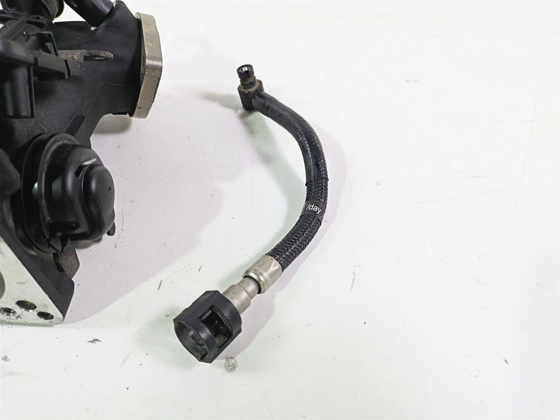 2015 Harley FXDF Dyna Fat Bob Throttle Body Fuel Injection 27618-06A 27708-10A - Image 7