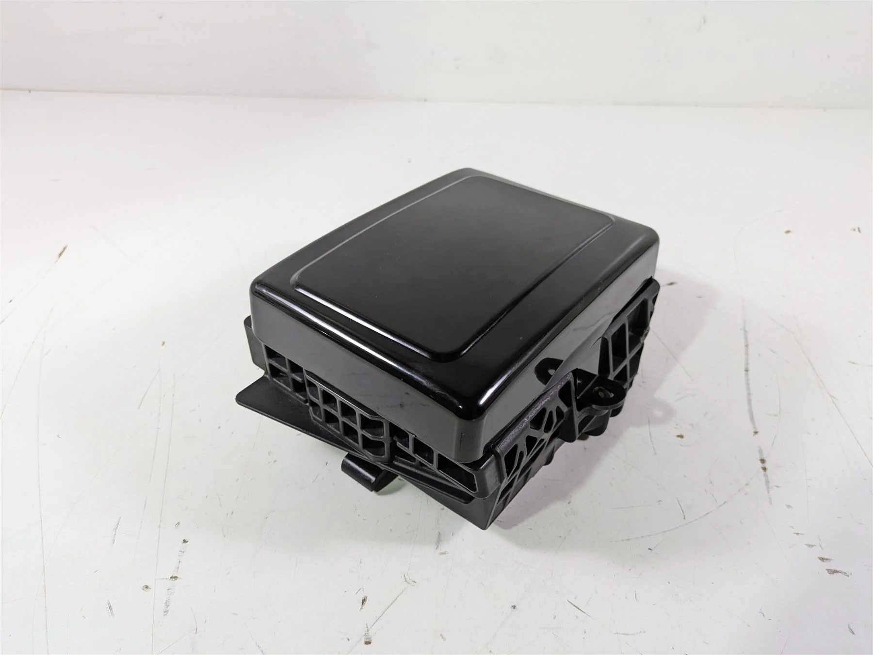 2015 Harley FXDL Dyna Low Rider Battery Tray & Black Cover 70379-06B - Image 12