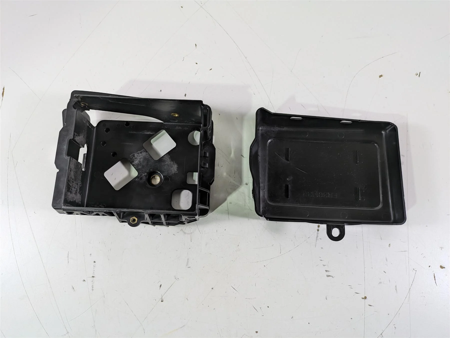 2015 Harley FXDL Dyna Low Rider Battery Tray & Black Cover 70379-06B - Image 5