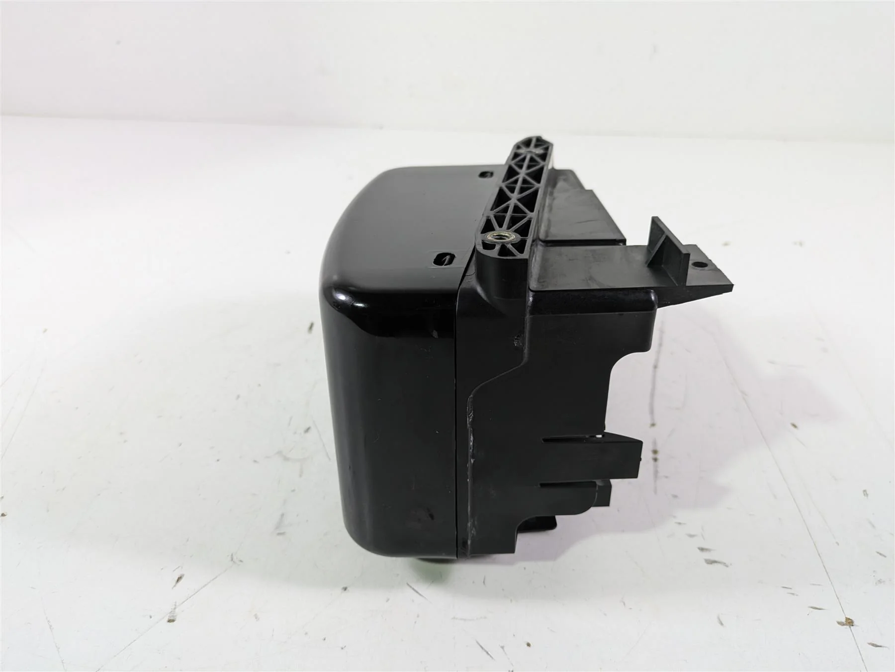 2015 Harley FXDL Dyna Low Rider Electric Holder Tray & Black Cover 70367-12 - Image 11