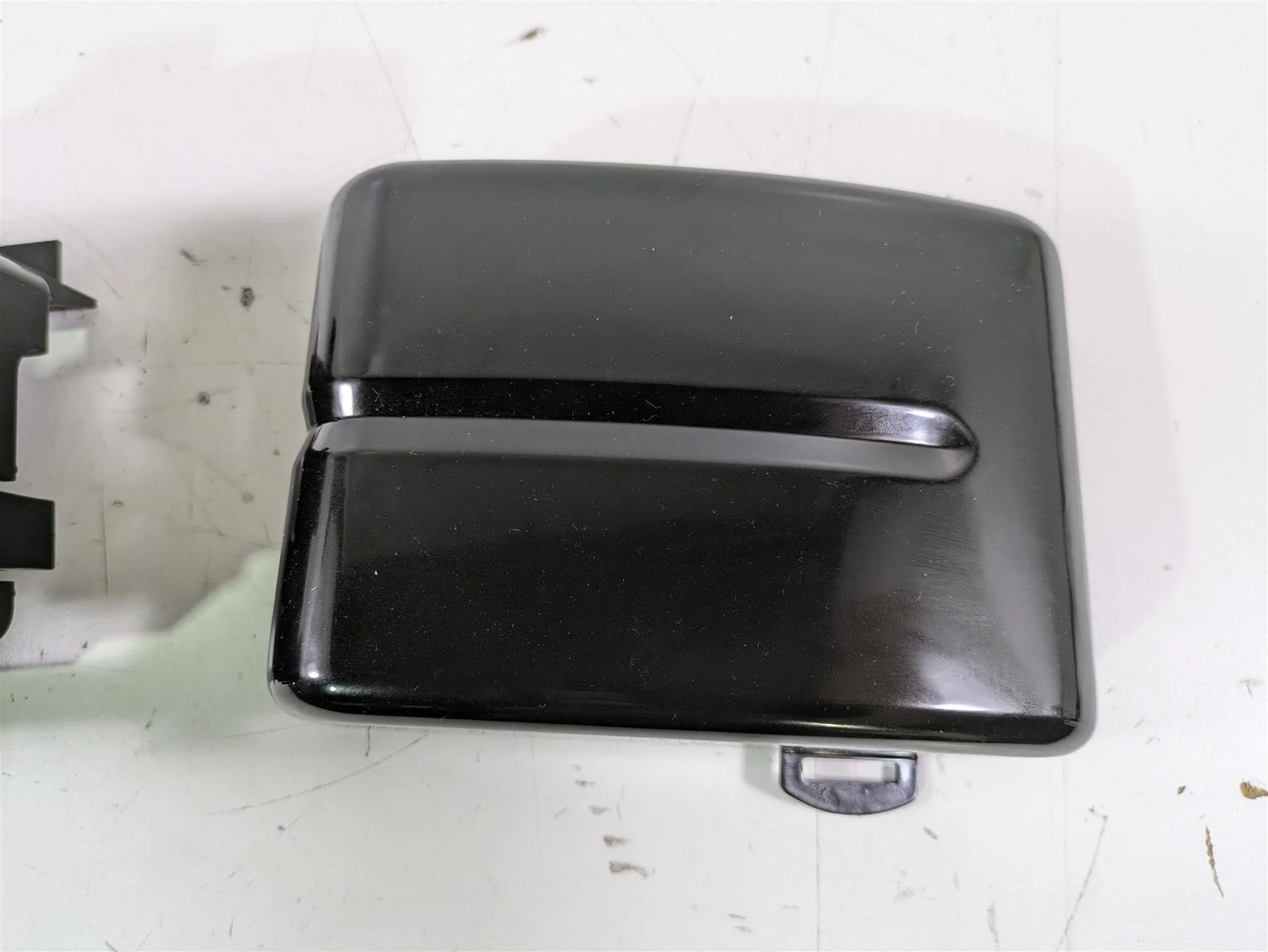 2015 Harley FXDL Dyna Low Rider Electric Holder Tray & Black Cover 70367-12 - Image 5