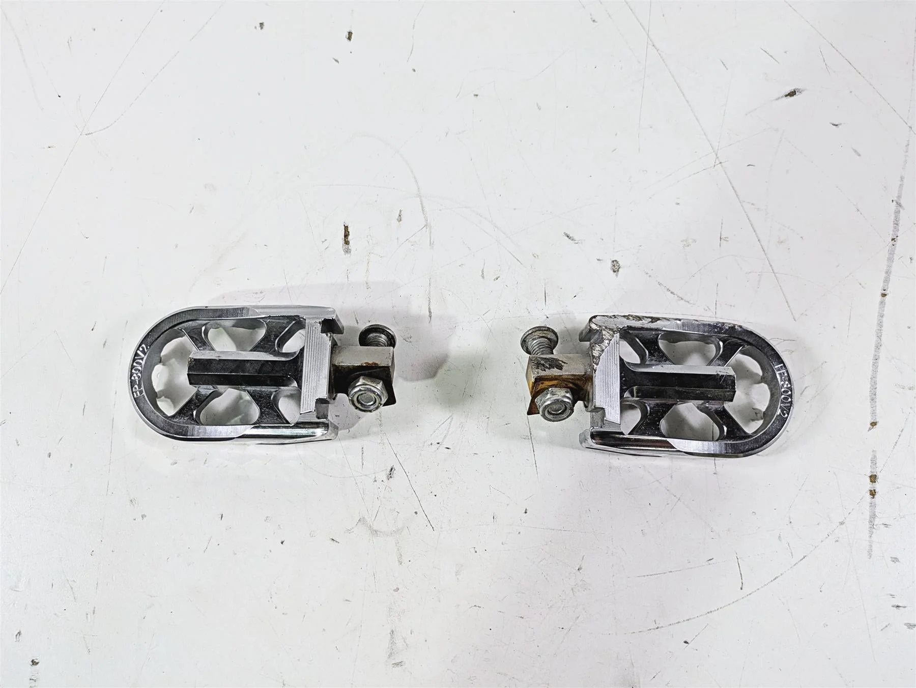 2015 Harley FXDL Dyna Low Rider FLO Grip Stunt Footpeg Rest Set FP-800V2 - Image 9
