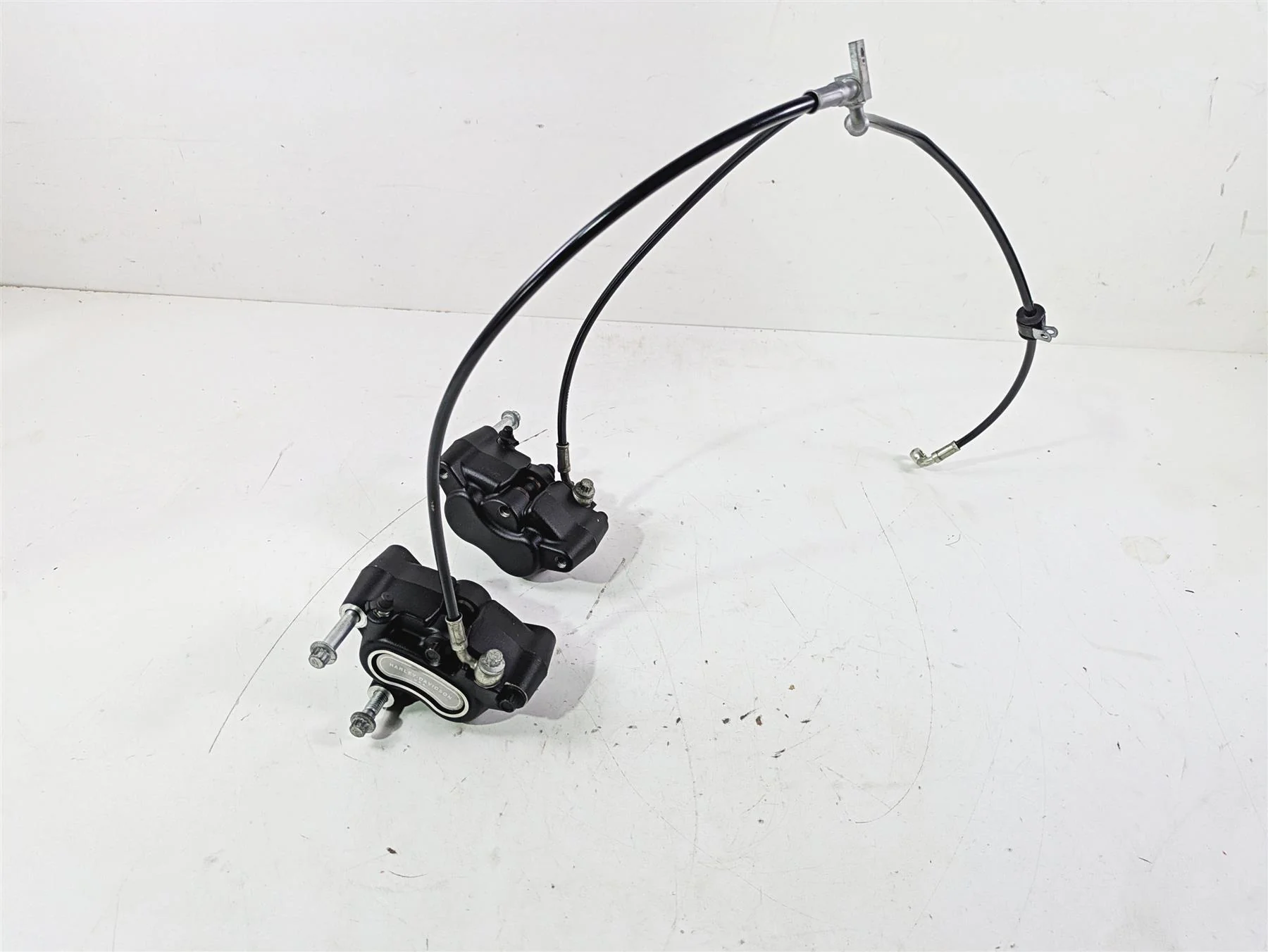 2015 Harley FXDL Dyna Low Rider Front Brake Caliper Set 41300001 41300002 - Image 3