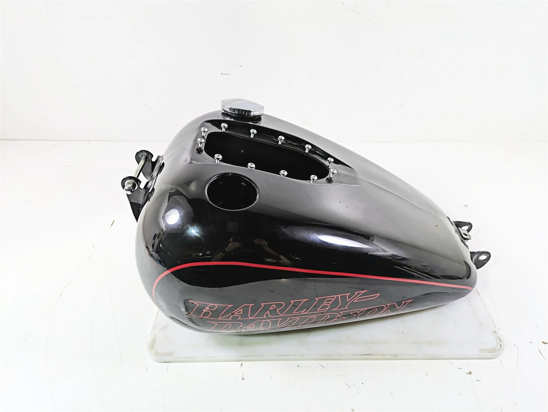 2015 Harley FXDL Dyna Low Rider Fuel Gas Petrol Tank -READ 61593-10