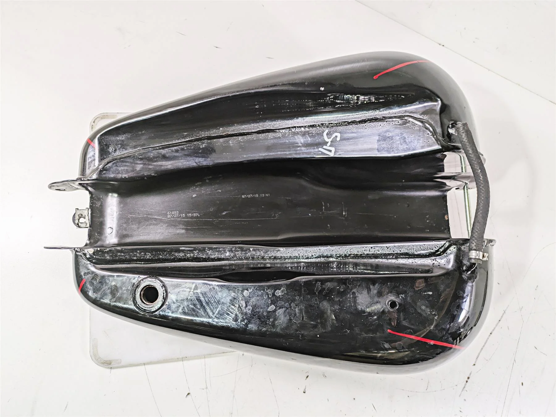 2015 Harley FXDL Dyna Low Rider Fuel Gas Petrol Tank -READ 61593-10 - Image 12