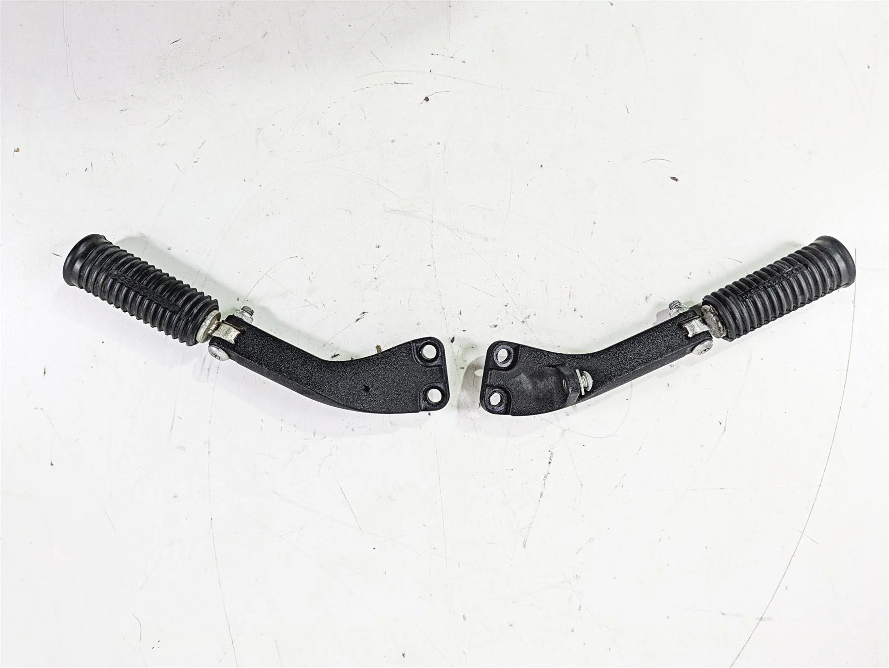2015 Harley FXDL Dyna Low Rider Passenger Footpeg  Foot Pegs 49224-06 49230-06 - Image 5