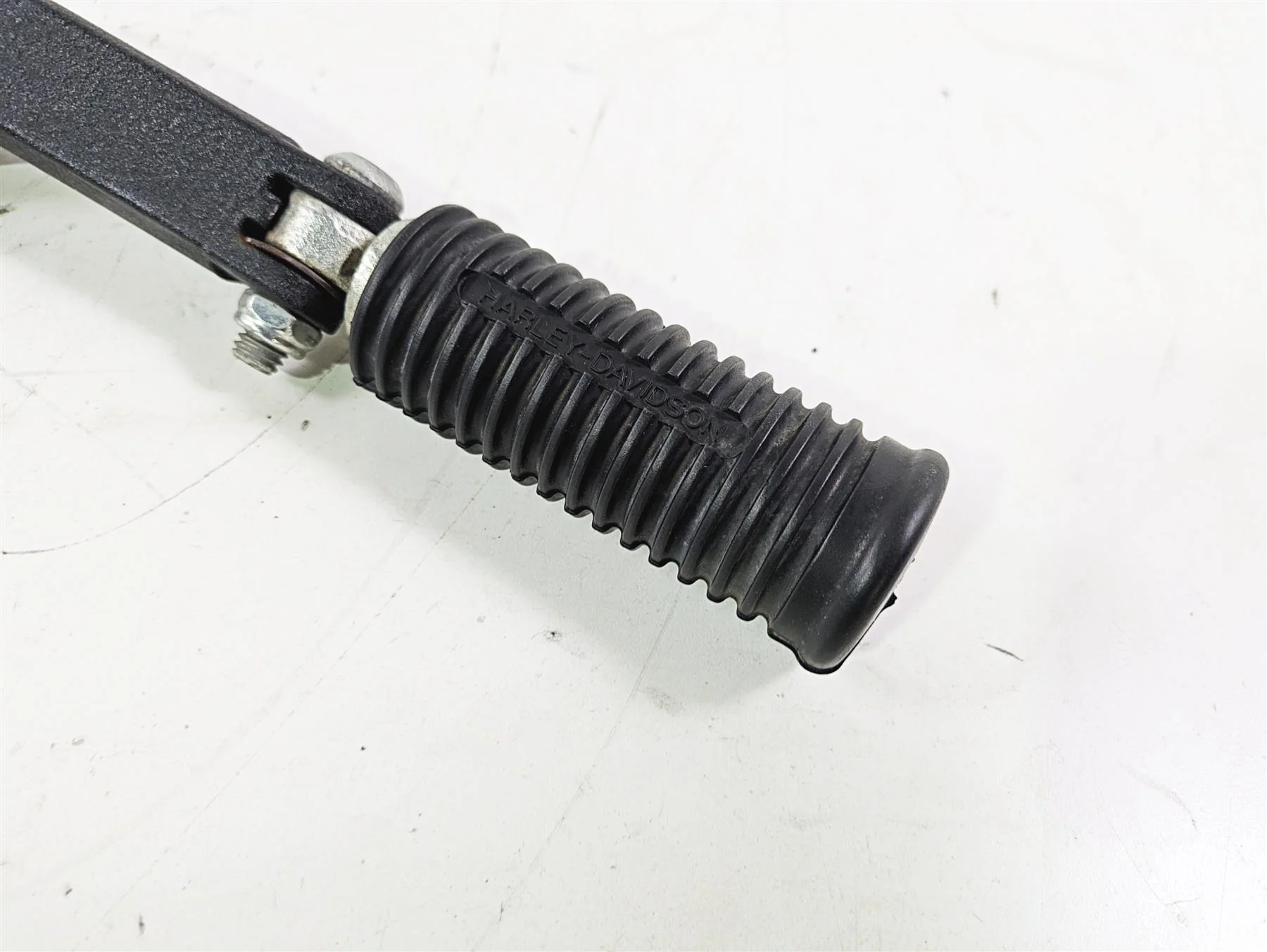 2015 Harley FXDL Dyna Low Rider Passenger Footpeg  Foot Pegs 49224-06 49230-06 - Image 6