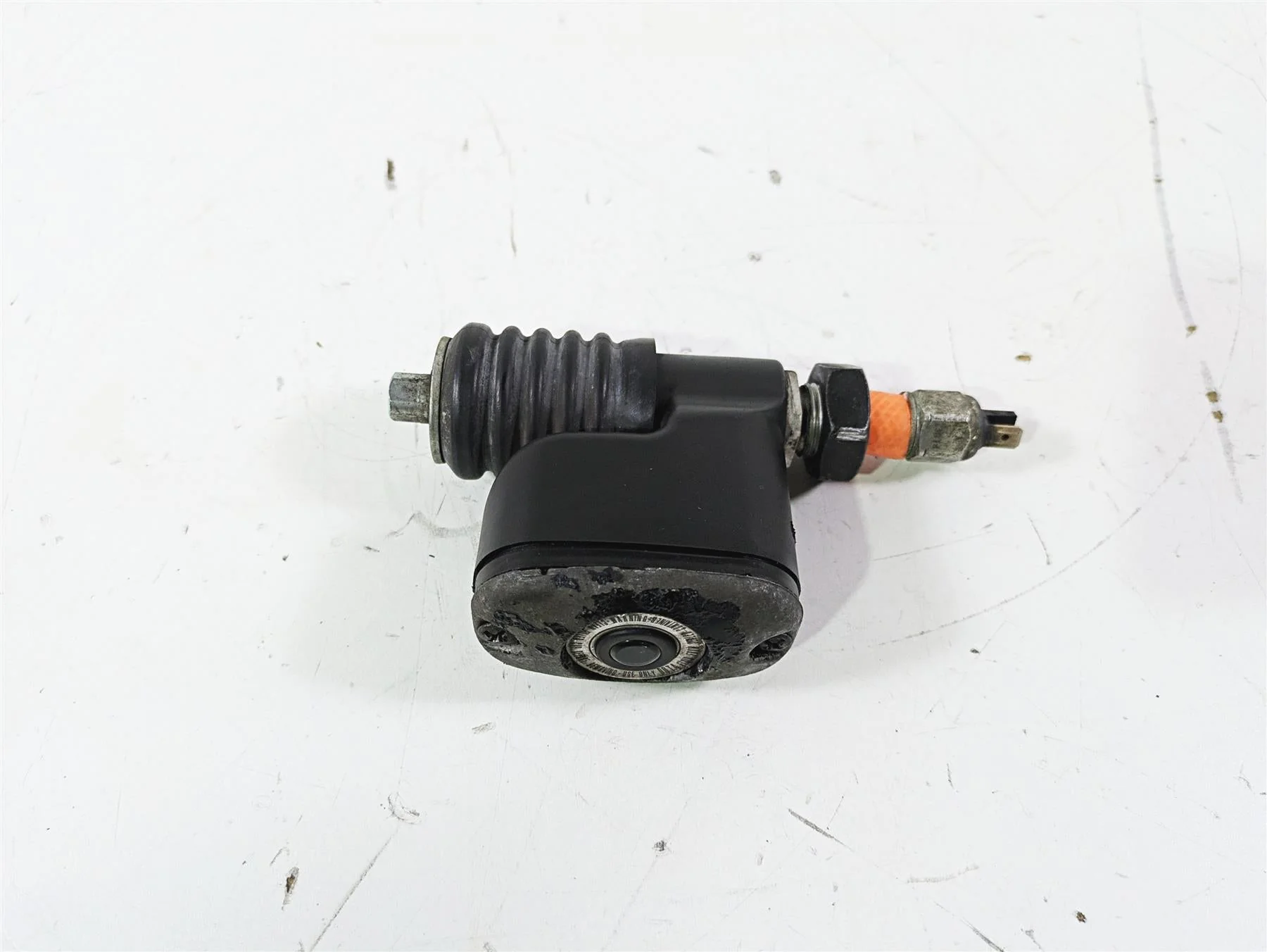 2015 Harley FXDL Dyna Low Rider Rear Brake Master Cylinder READ 41700065A - Image 3