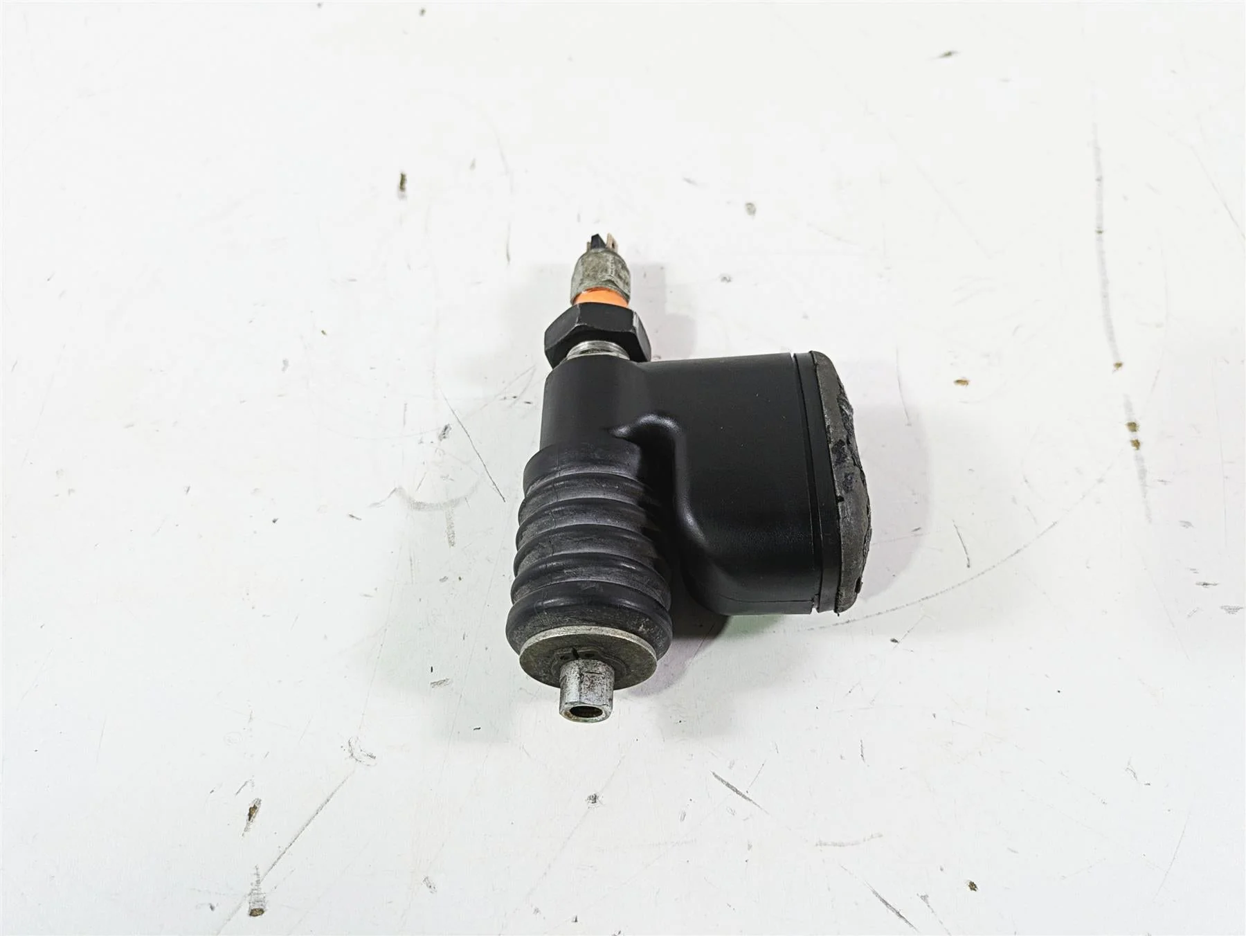 2015 Harley FXDL Dyna Low Rider Rear Brake Master Cylinder READ 41700065A - Image 4