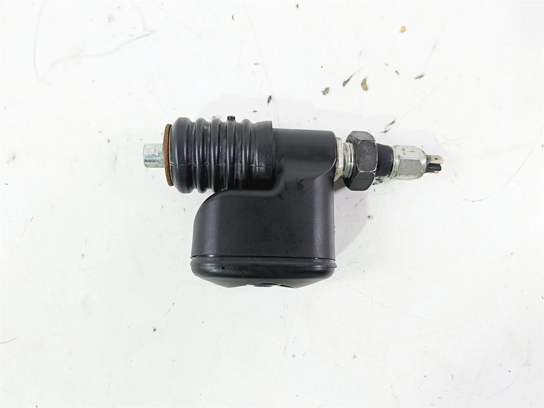 2015 Harley FXDL Dyna Low Rider Rear Brake Master Cylinder 41700065A - Image 5