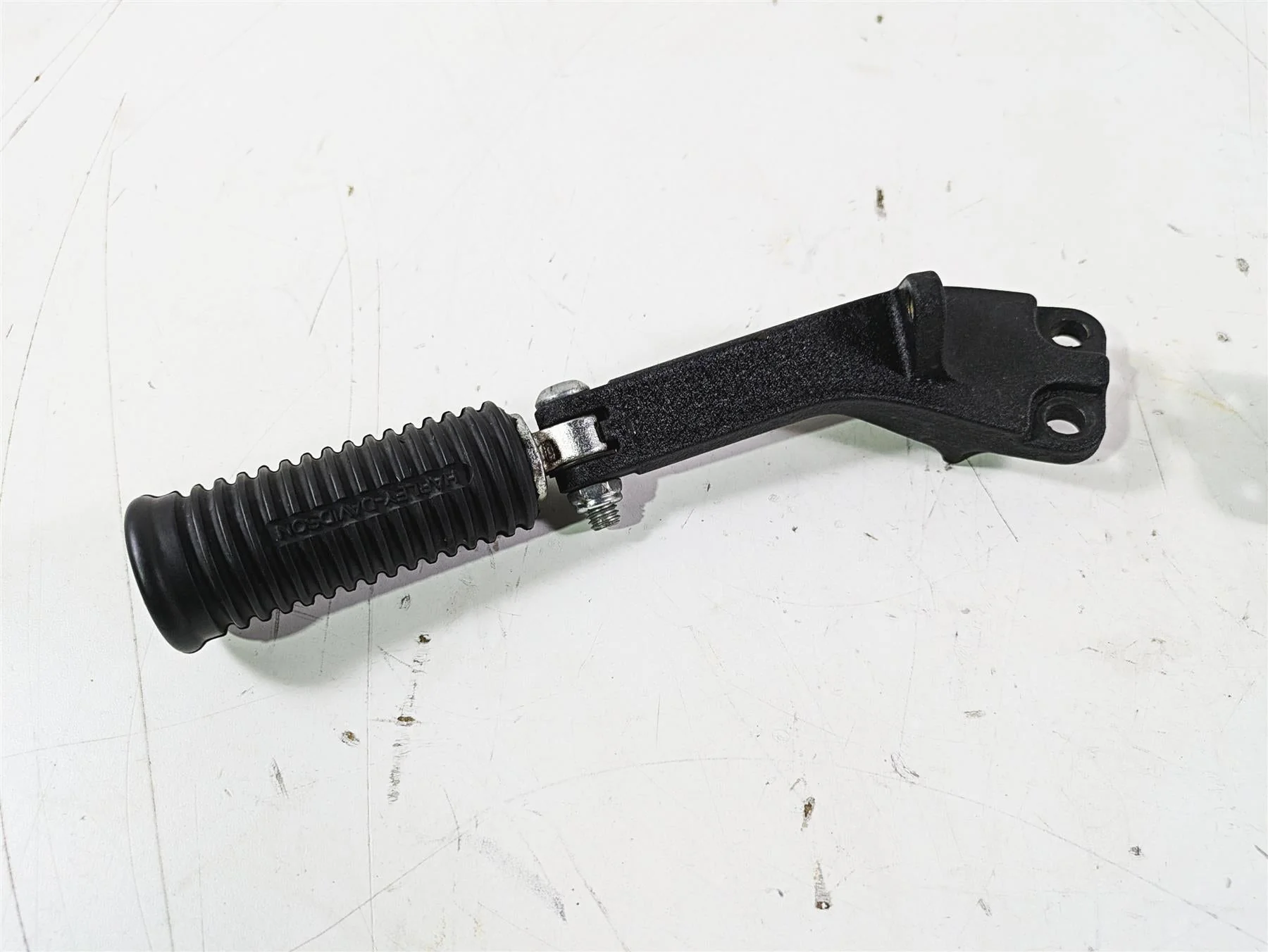 2015 Harley FXDL Dyna Low Rider Rear Passenger Footpeg Rest 49230-06 49224-06A - Image 6