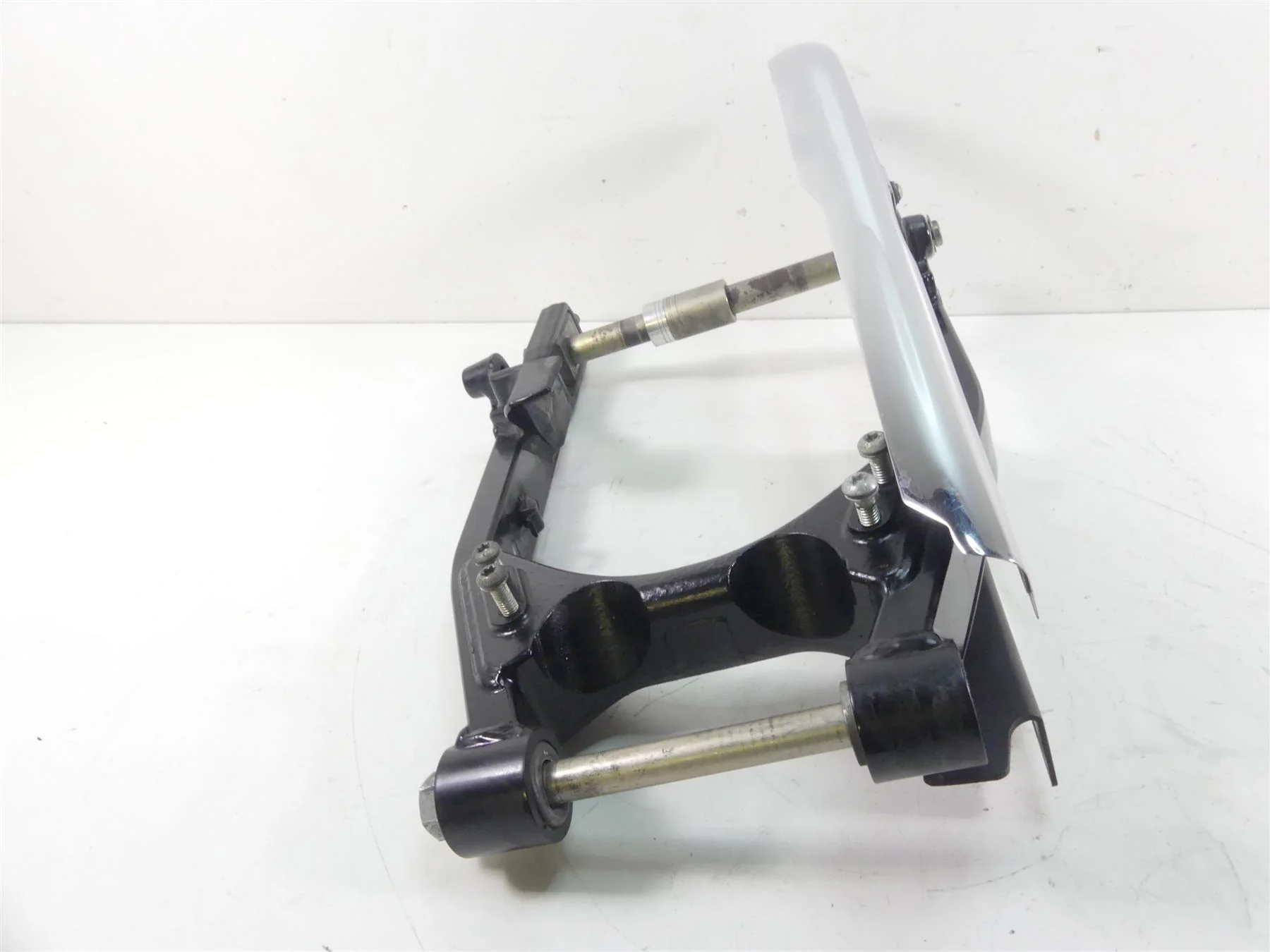 2015 Harley FXDL Dyna Low Rider Rear Swingarm & Belt Guards + 25mm Axle 47820-10 - Image 3