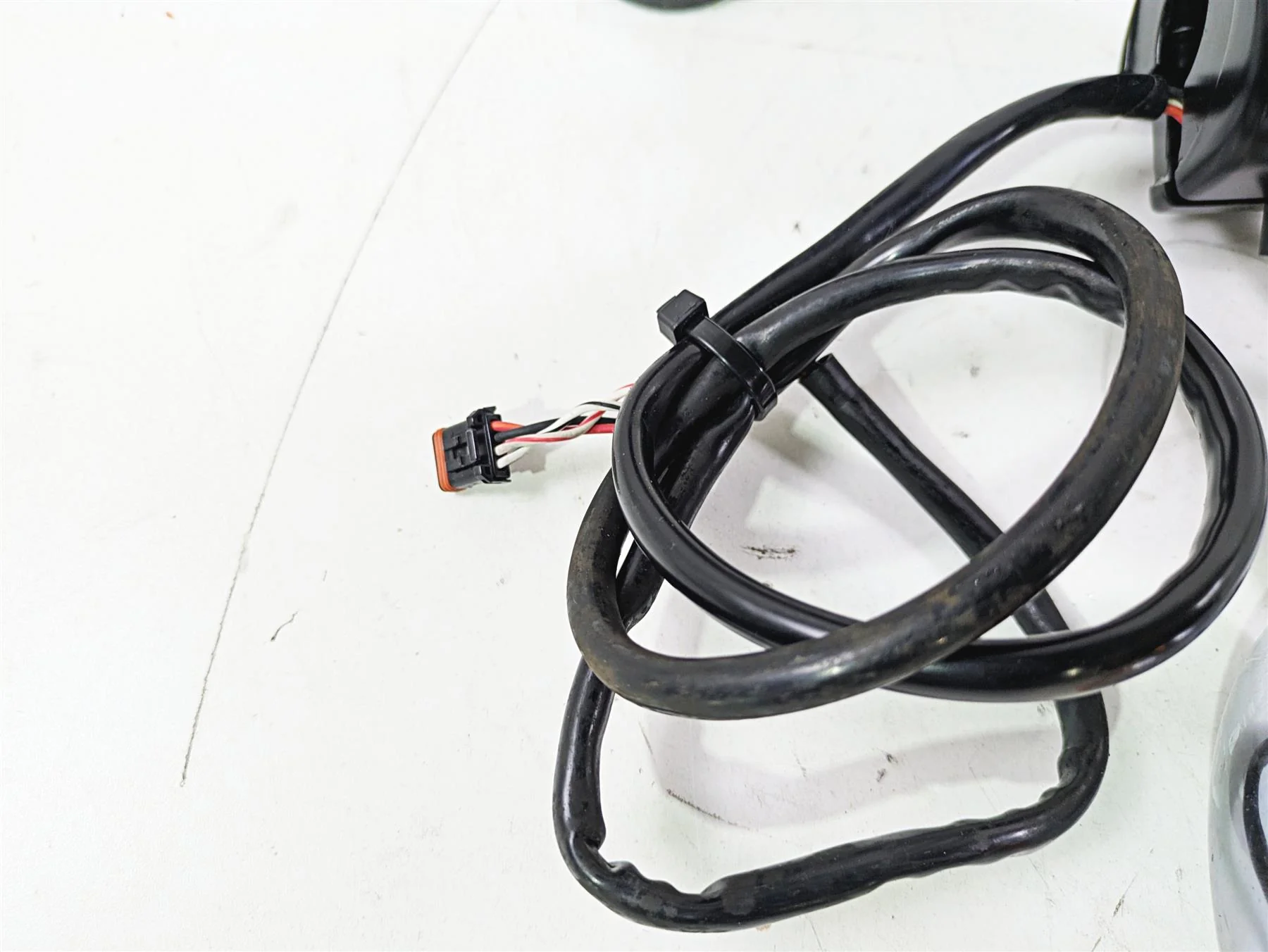 2015 Harley FXDL Dyna Low Rider Right Hand Control Switch 72944-12 - Image 8
