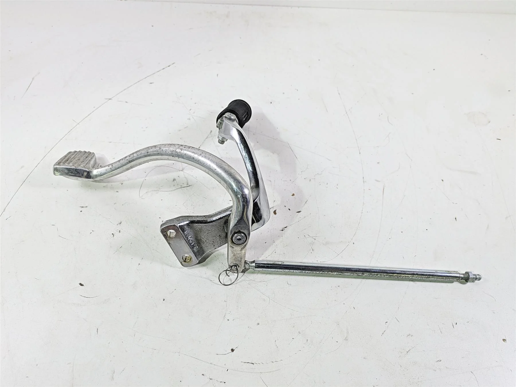 2015 Harley FXDL Dyna Low Rider Right Rider Footpeg Brake Pedal 50666-07 - Image 3