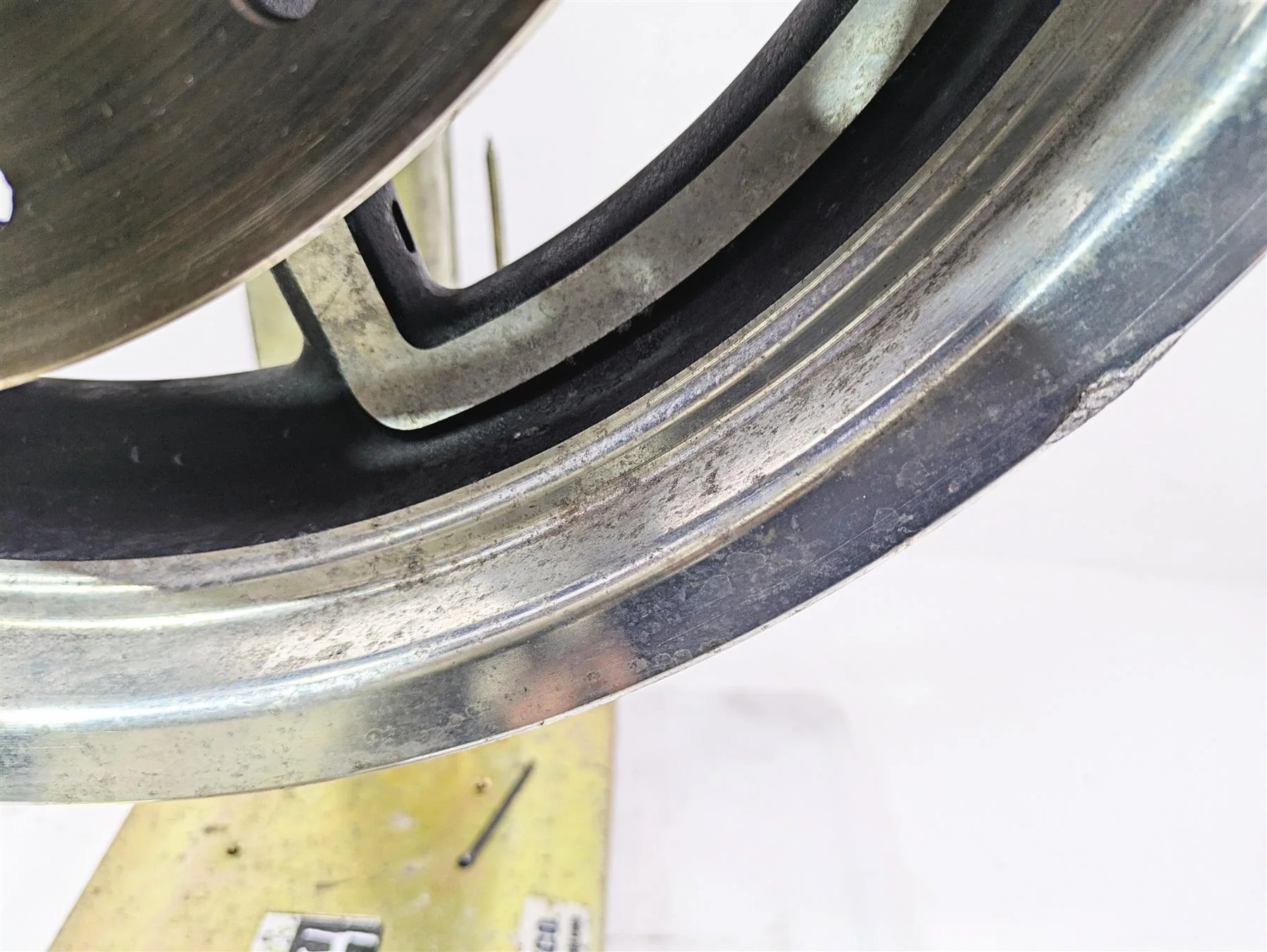 2015 Harley FXDL Dyna Low Rider Straight Rear Wheel Rim 17x4.5 40900289 - Image 5