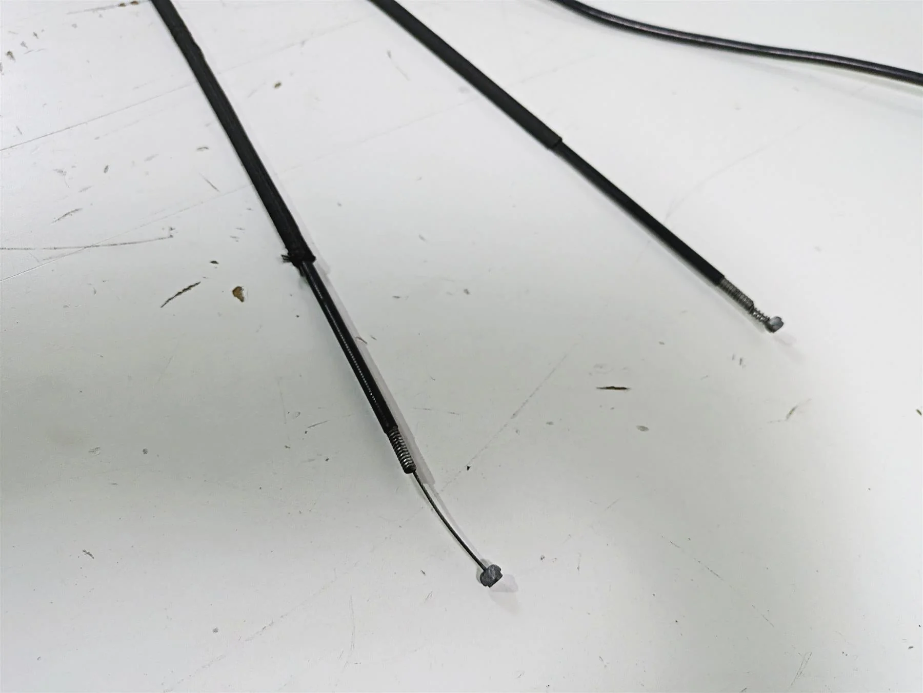 2015 Harley FXDL Dyna Low Rider Tall Bars Throttle Cable & Brake Line - Image 11