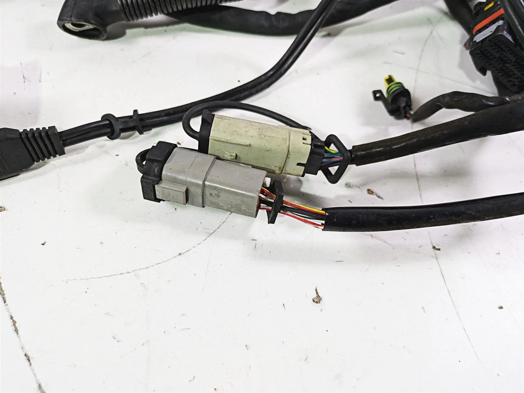 2016 Harley Touring FLTRX Road Glide Main Wiring Harness Loom 69201322A - Image 3