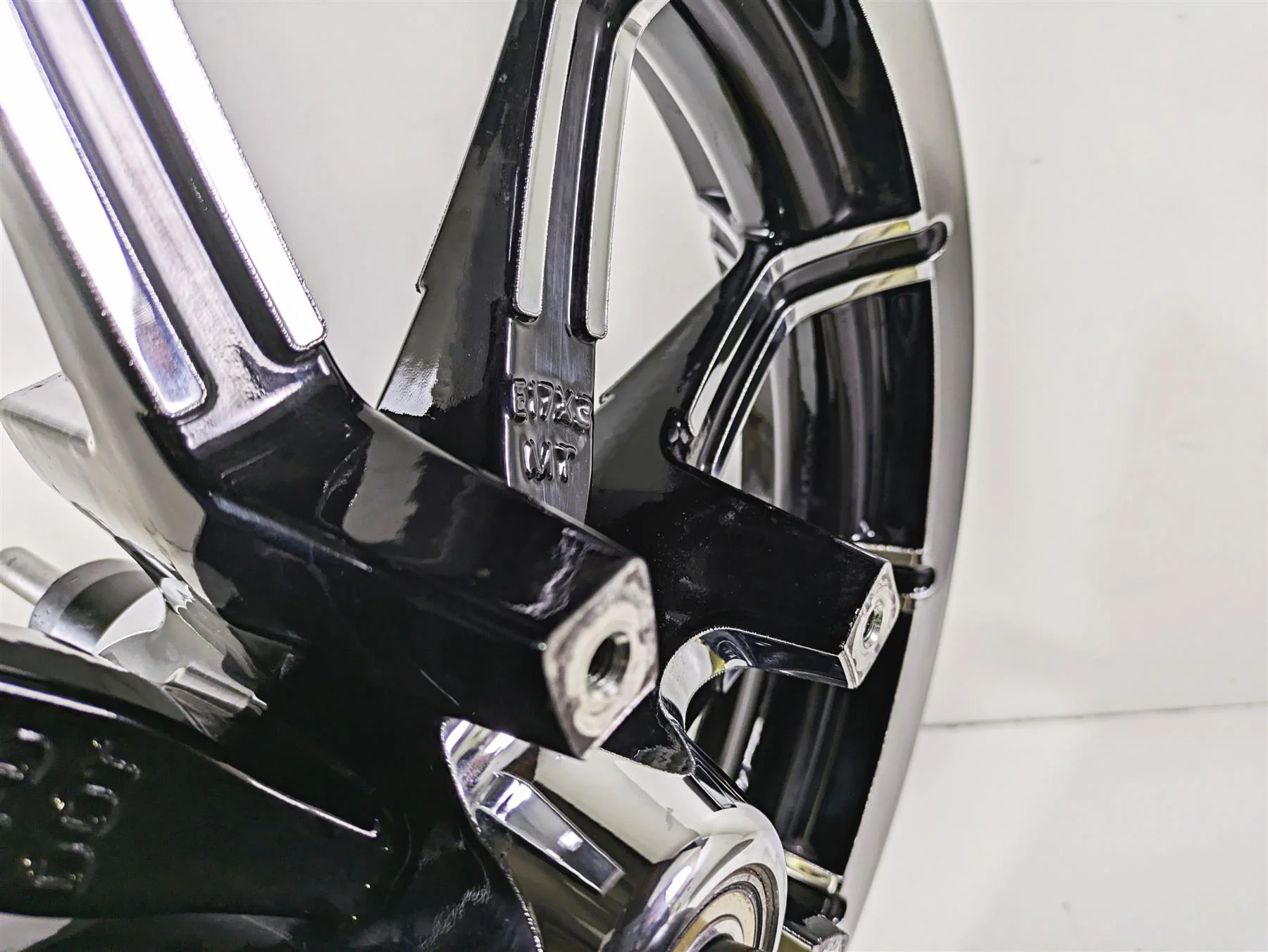 2015 Harley Touring FLHTKL E -Glide Low 17x3 Front Wheel Impeller 10Sp 43300386 - Image 11