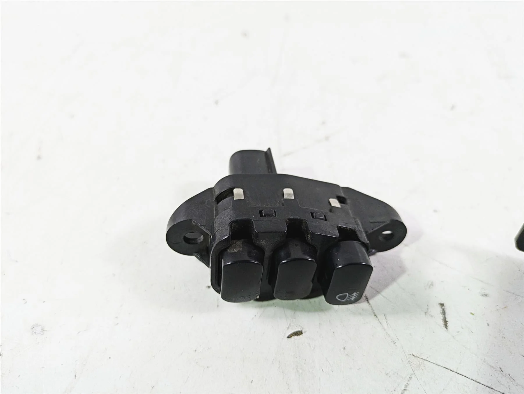 2015 Harley Touring FLHTKL E -Glide Low Auxiliary Switch Button Set 69200172 - Image 6