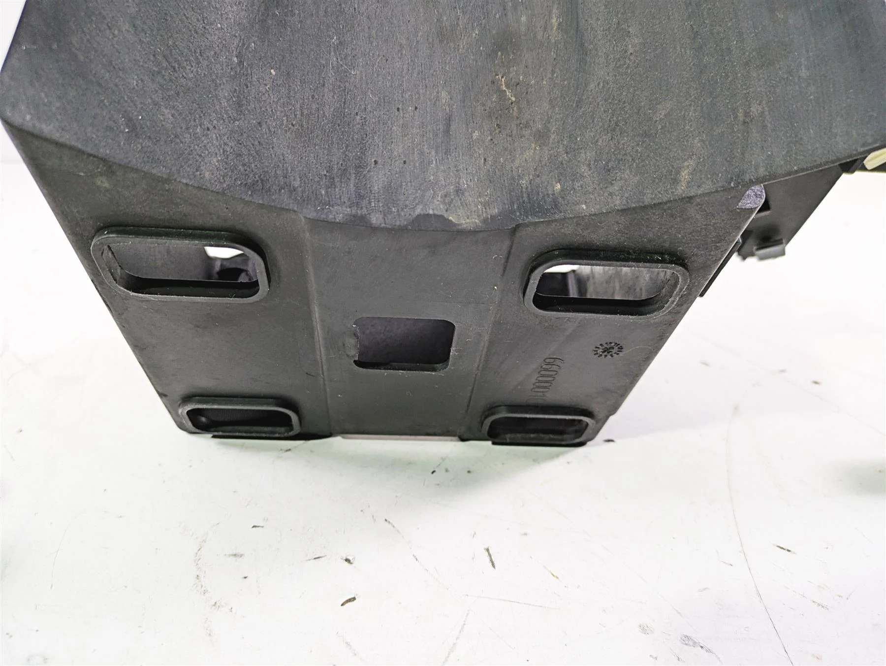 2015 Harley Touring FLHTKL E -Glide Low Battery & Electrical Holders 66000010A - Image 10