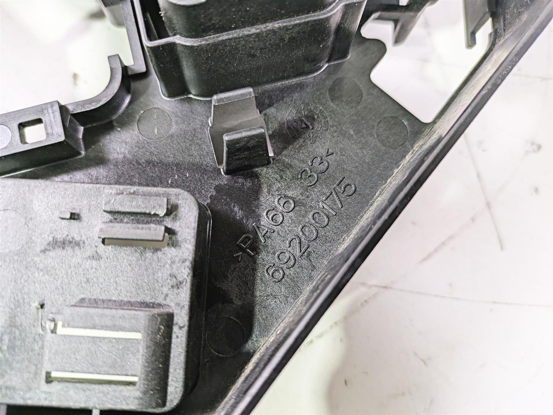 2015 Harley Touring FLHTKL E -Glide Low Battery & Electrical Holders 66000010A - Image 6