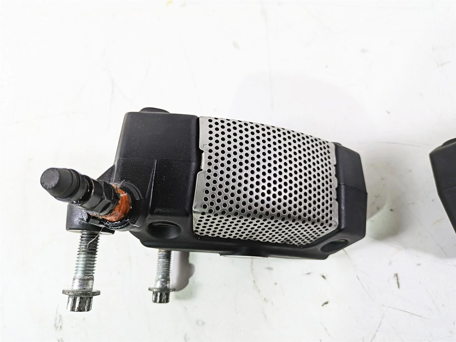 2015 Harley Touring FLHTKL E -Glide Low Front Brake Caliper Set 43027-08 - Image 7