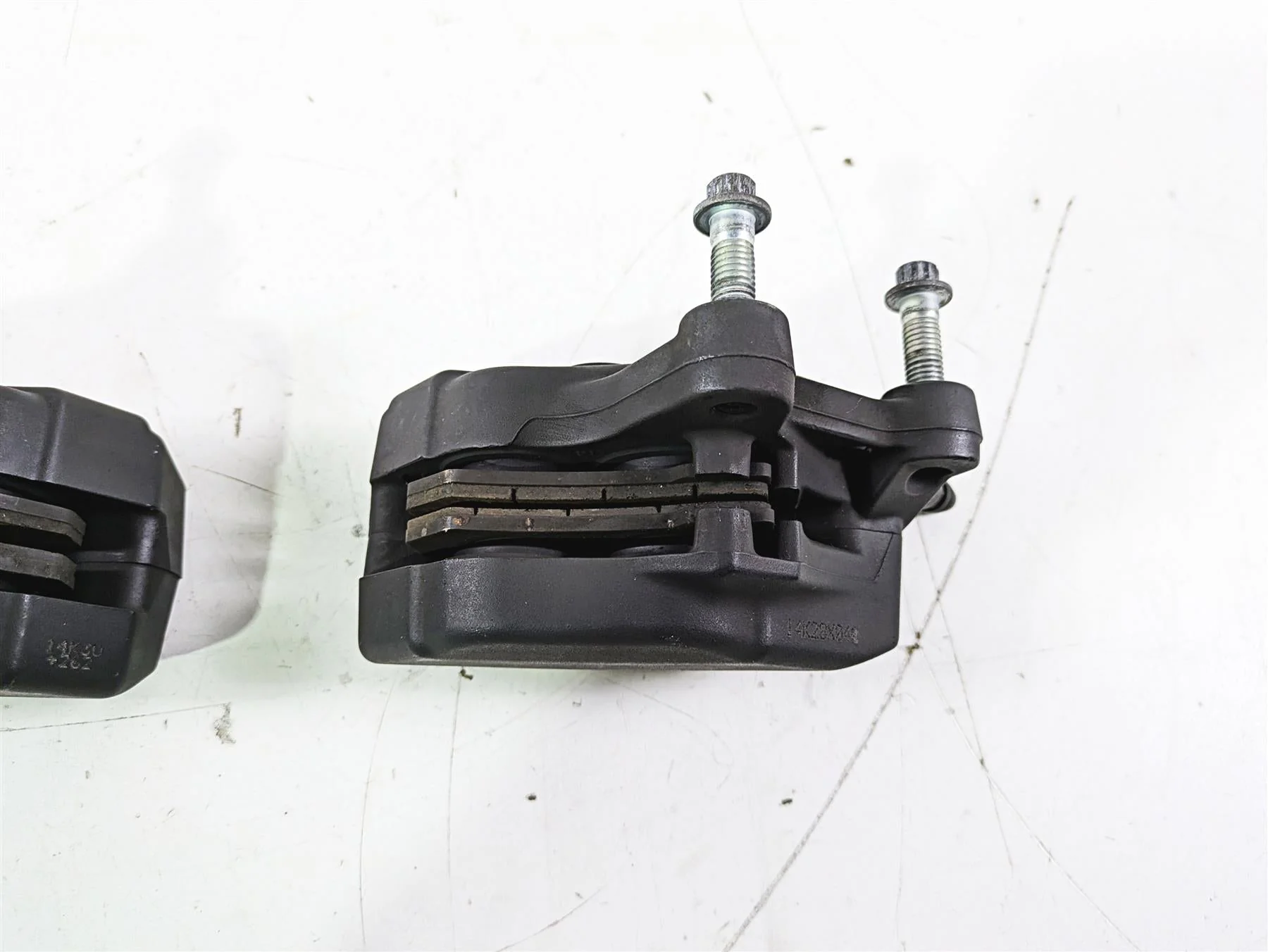 2015 Harley Touring FLHTKL E -Glide Low Front Brake Caliper Set 43027-08 - Image 9