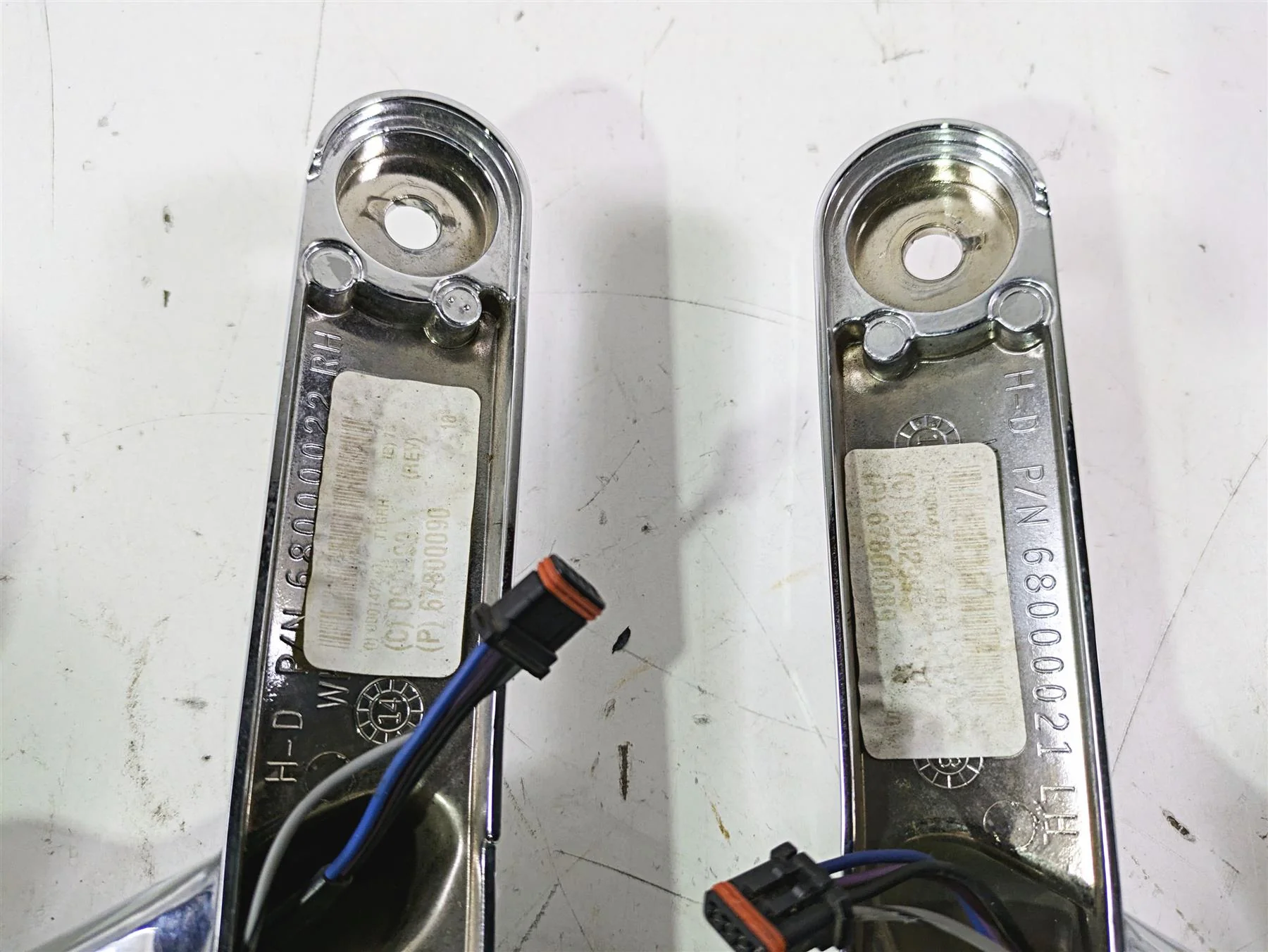 2015 Harley Touring FLHTKL E -Glide Low Front Spot Light Blinker Set 68000021 - Image 11